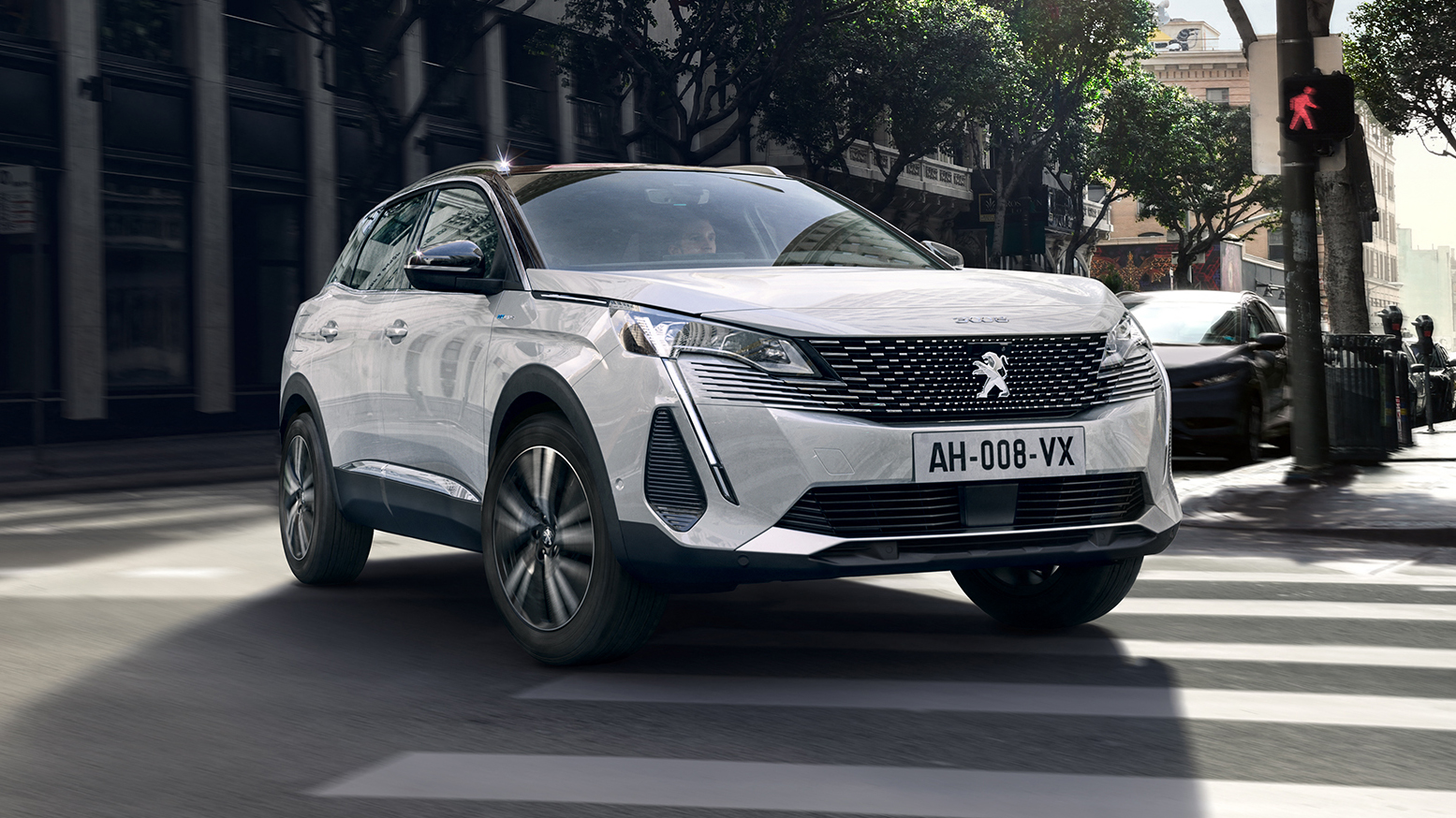 2020 Peugeot 3008 PHEV - FRONT 3/4 dynamic 
