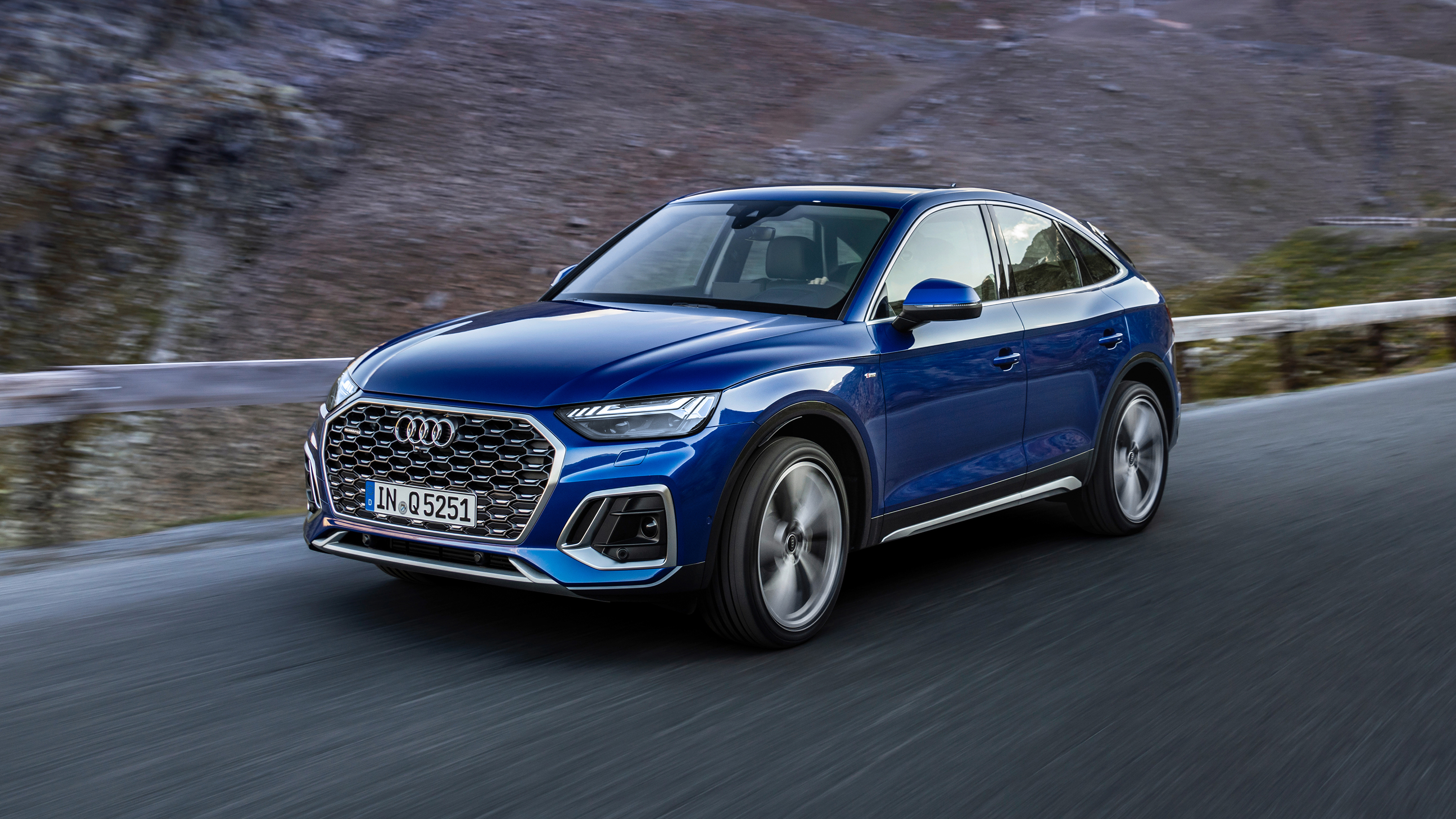 2021 Audi Q5 Sportback - front 3/4 dynamic 