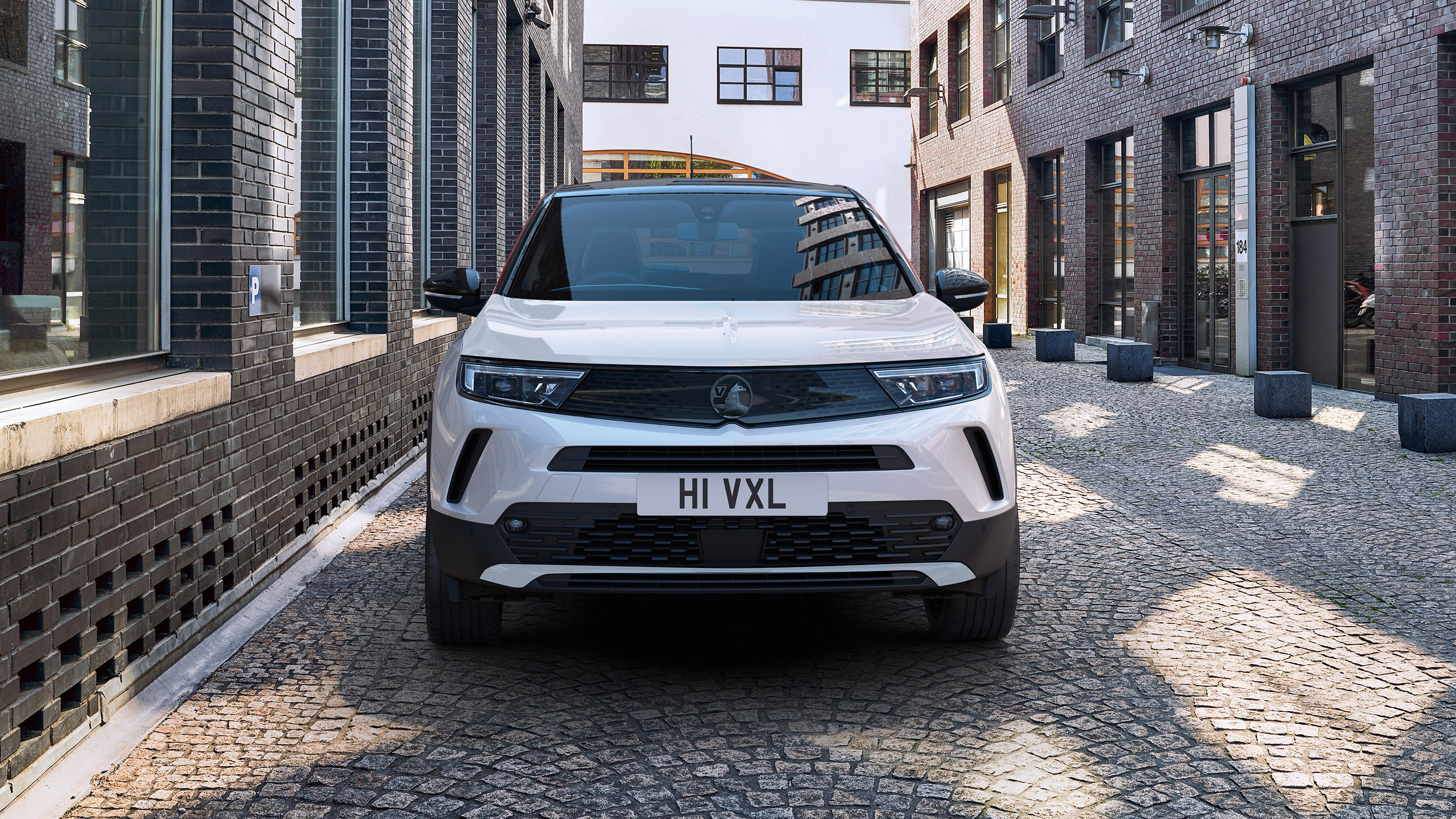 2021 Vauxhall Mokka SRi - front on static 