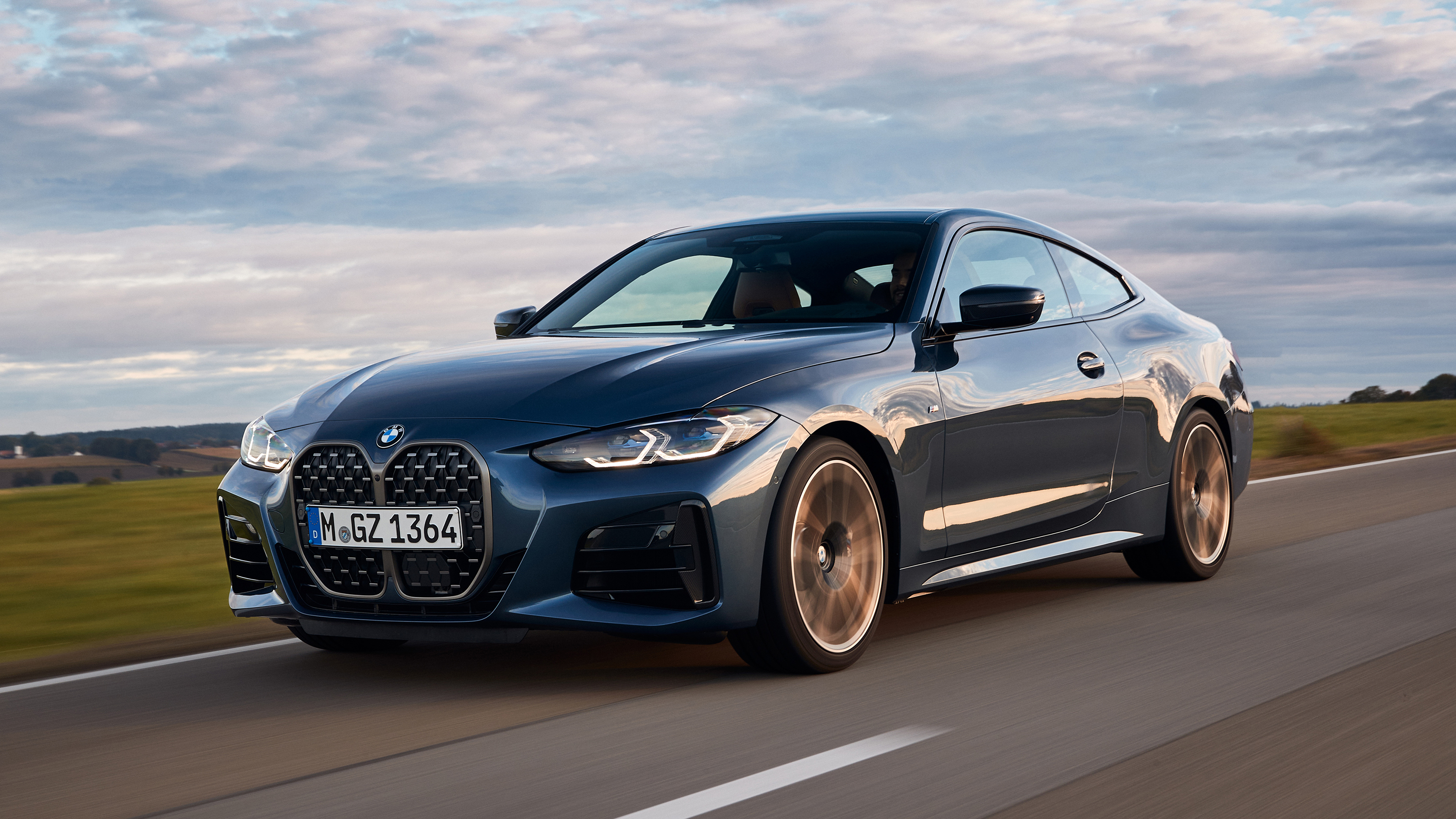 BMW 4 Series coupe front 3/4 tracking