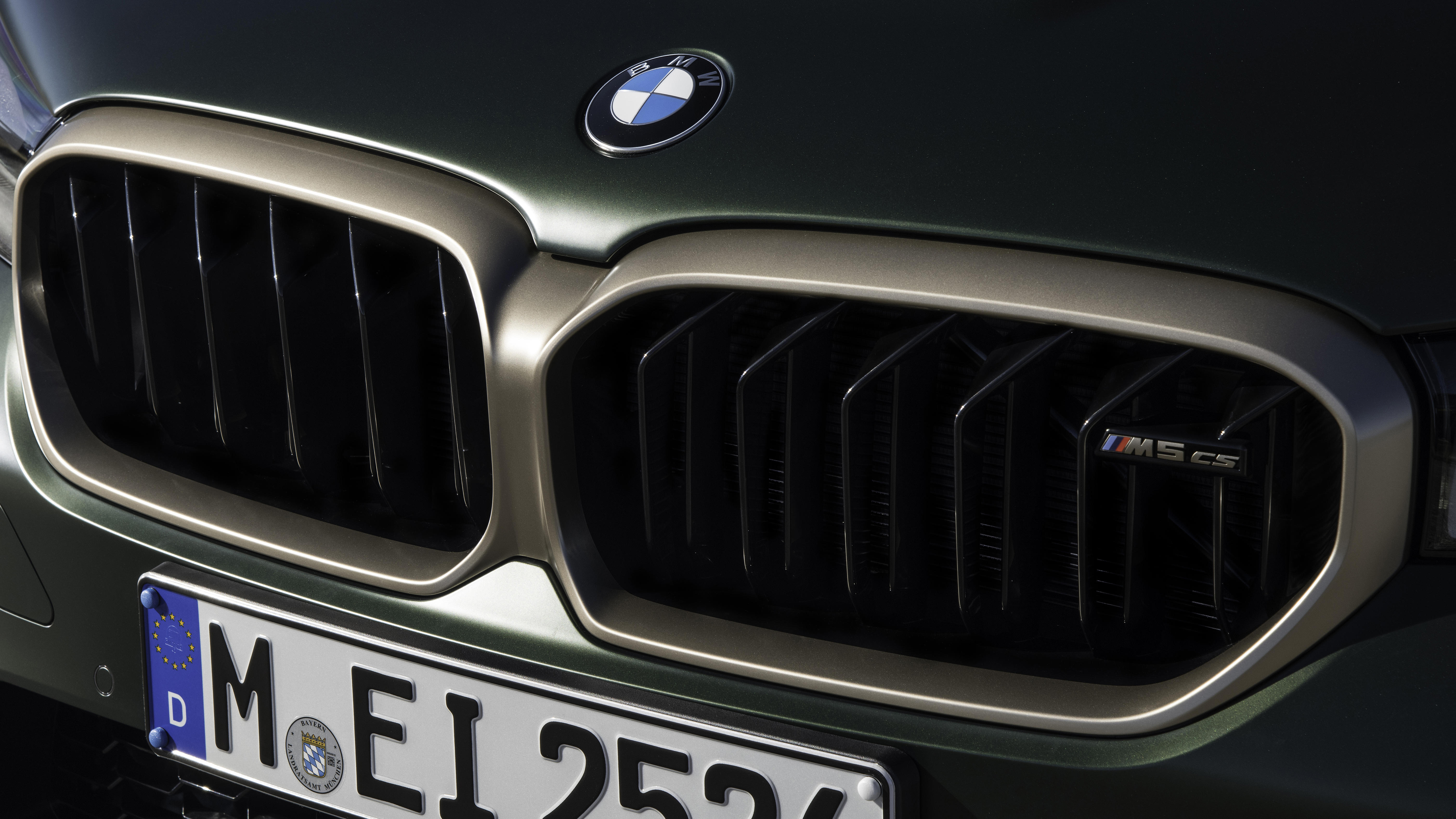 2021 BMW M5 CS - front kidney grilles
