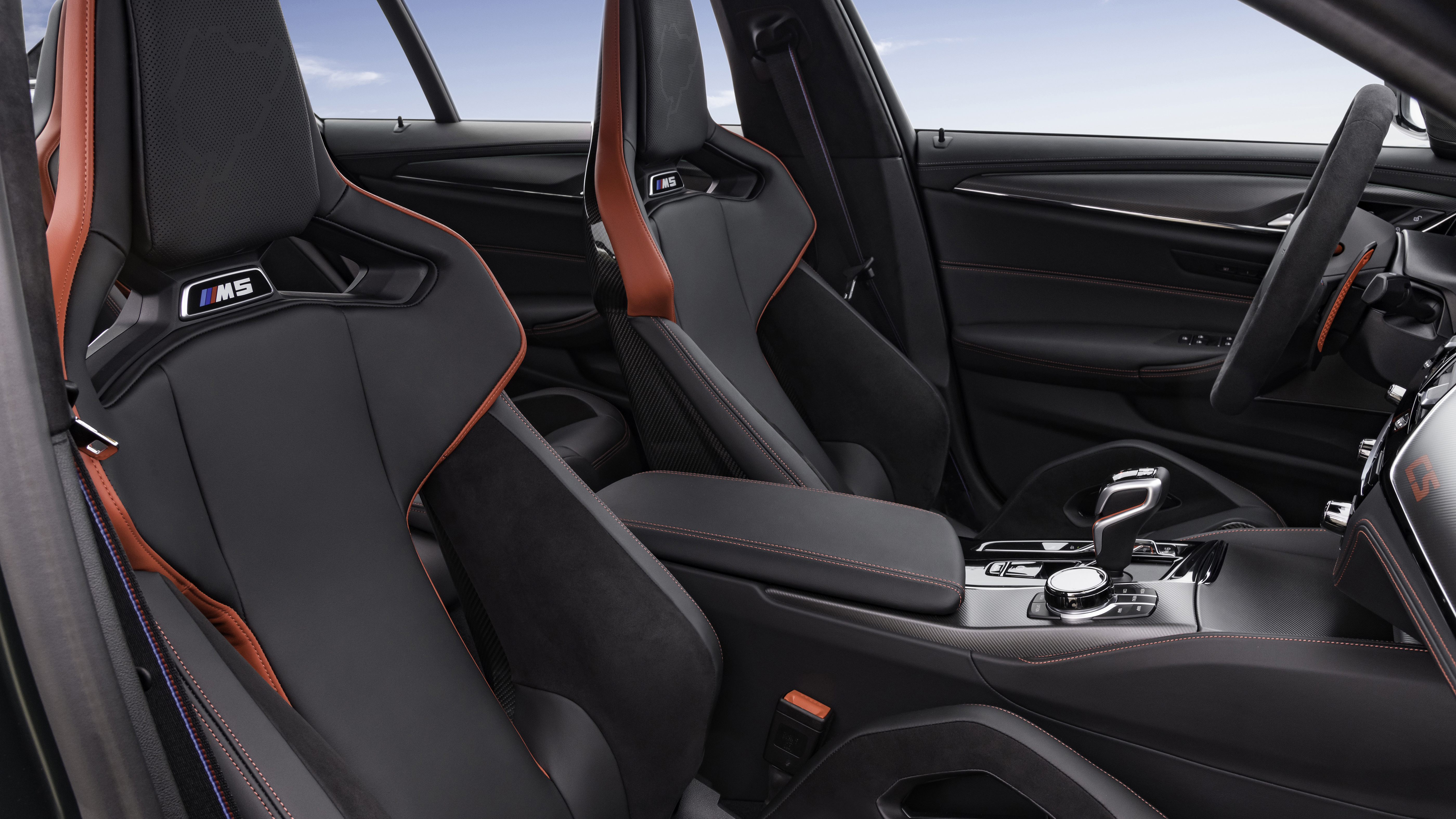 2021 BMW M5 CS - front seats