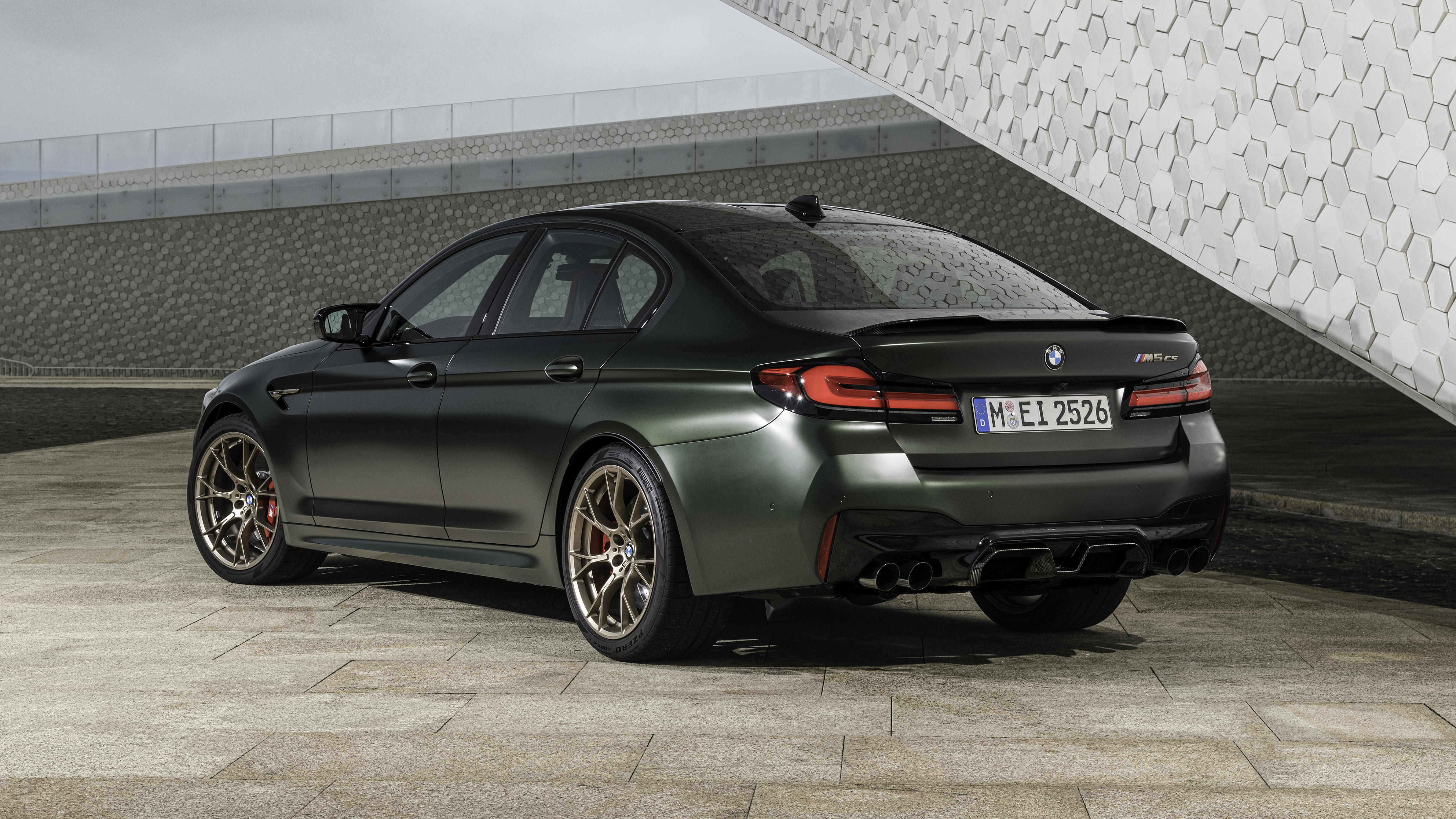 2021 BMW M5 CS - rear 3/4 static 