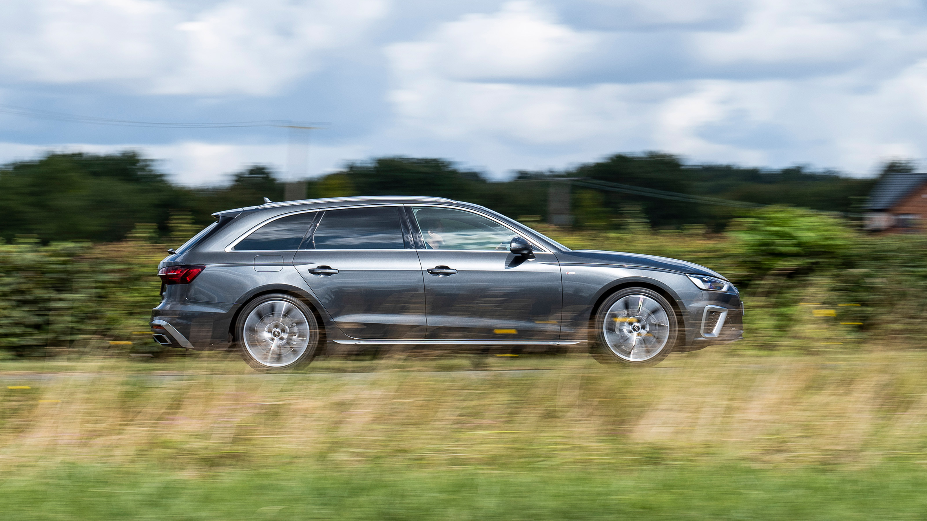 Audi A4 Avant estate side panning