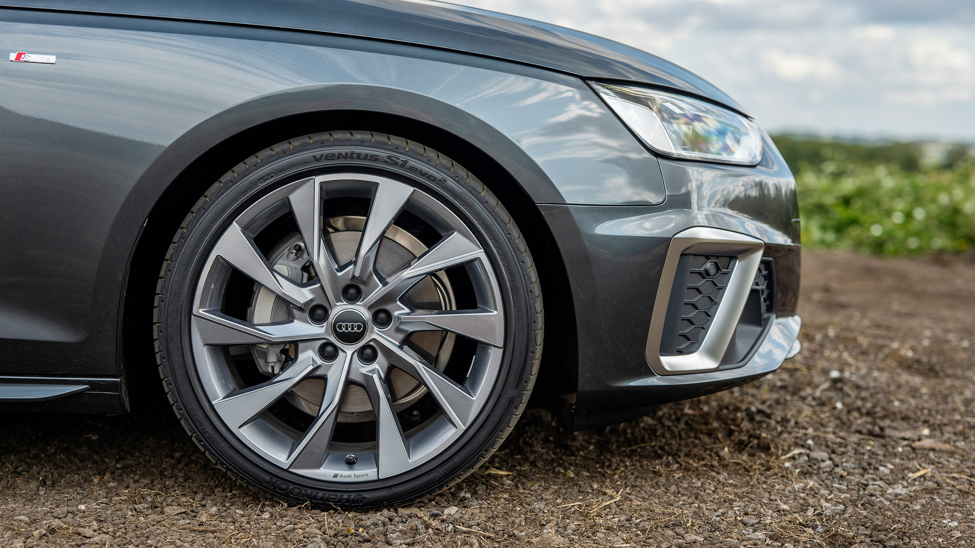 Audi A4 Avant estate alloy wheels