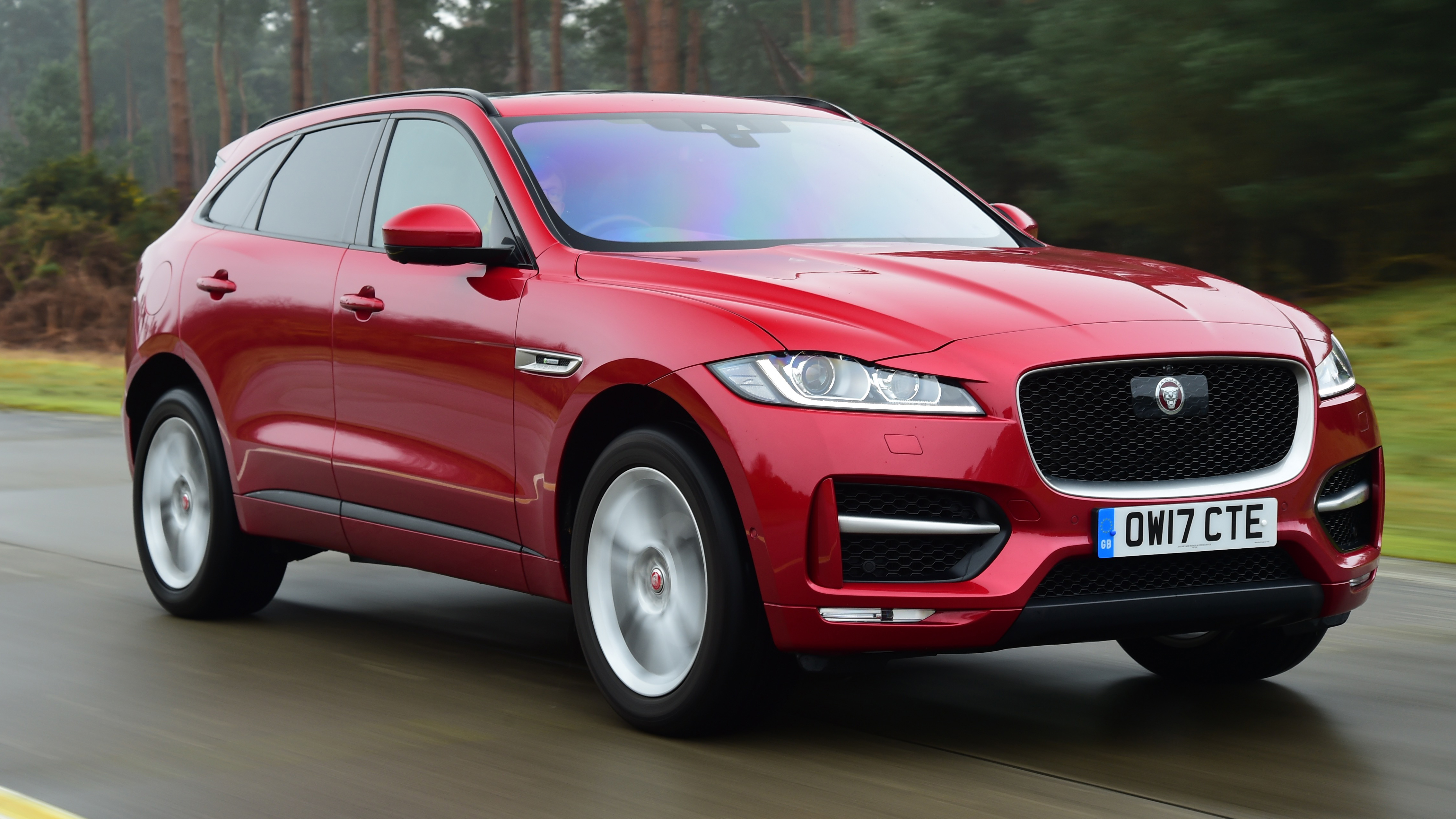 Jaguar F-Pace - front 3/4 passing 