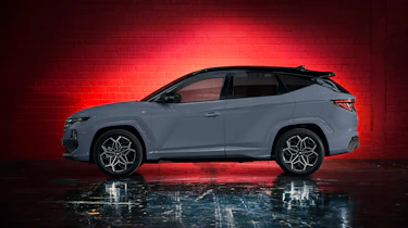 Hyundai Tucson N Line side
