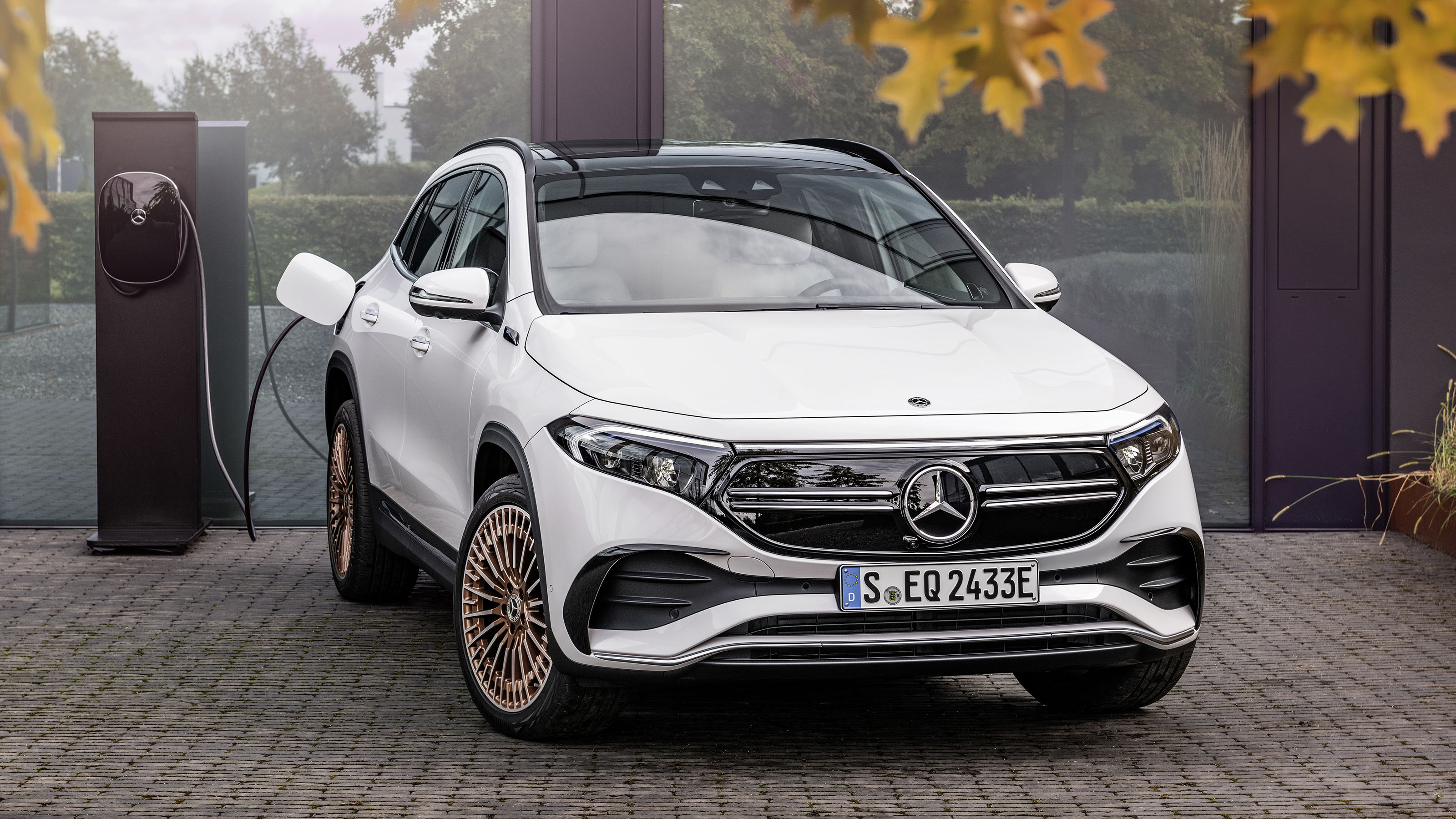 Mercedes EQA charging