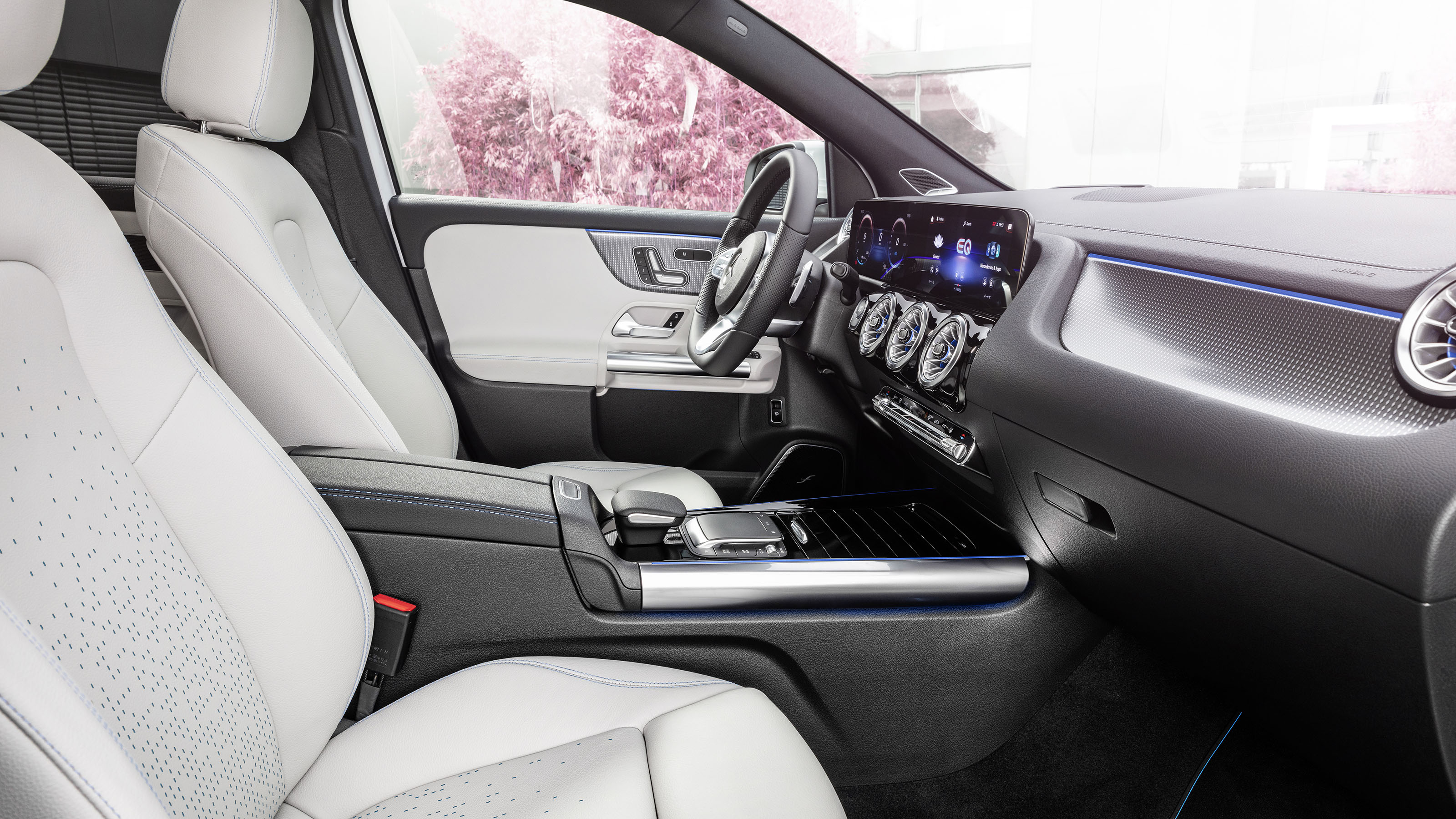 Mercedes EQA seats
