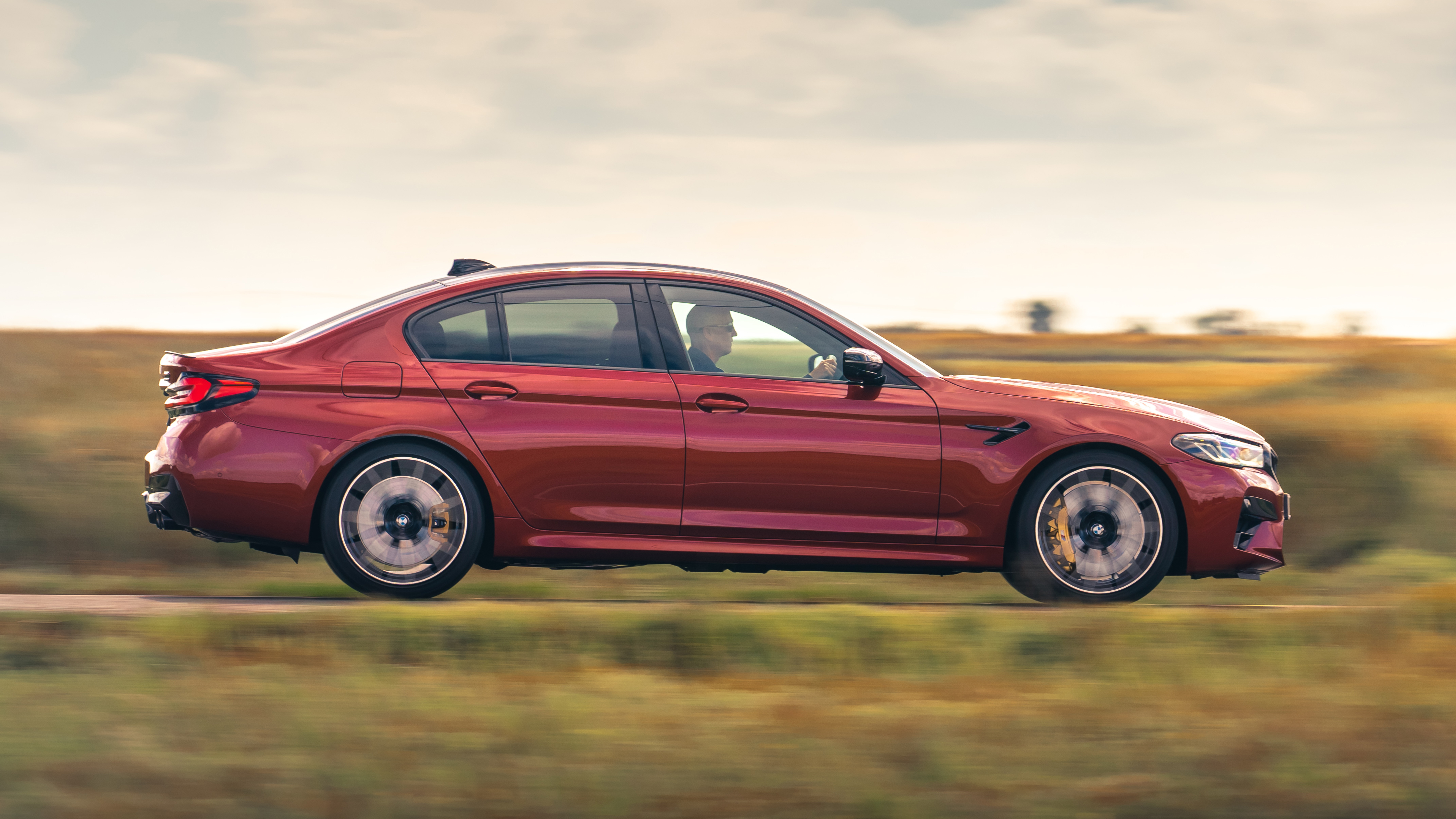 2021 BMW M5 Competition saloon - side view dynamic 