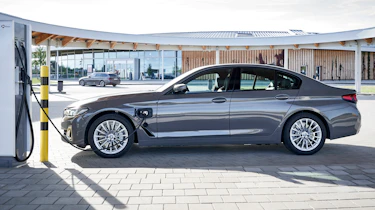 BMW 520e charging