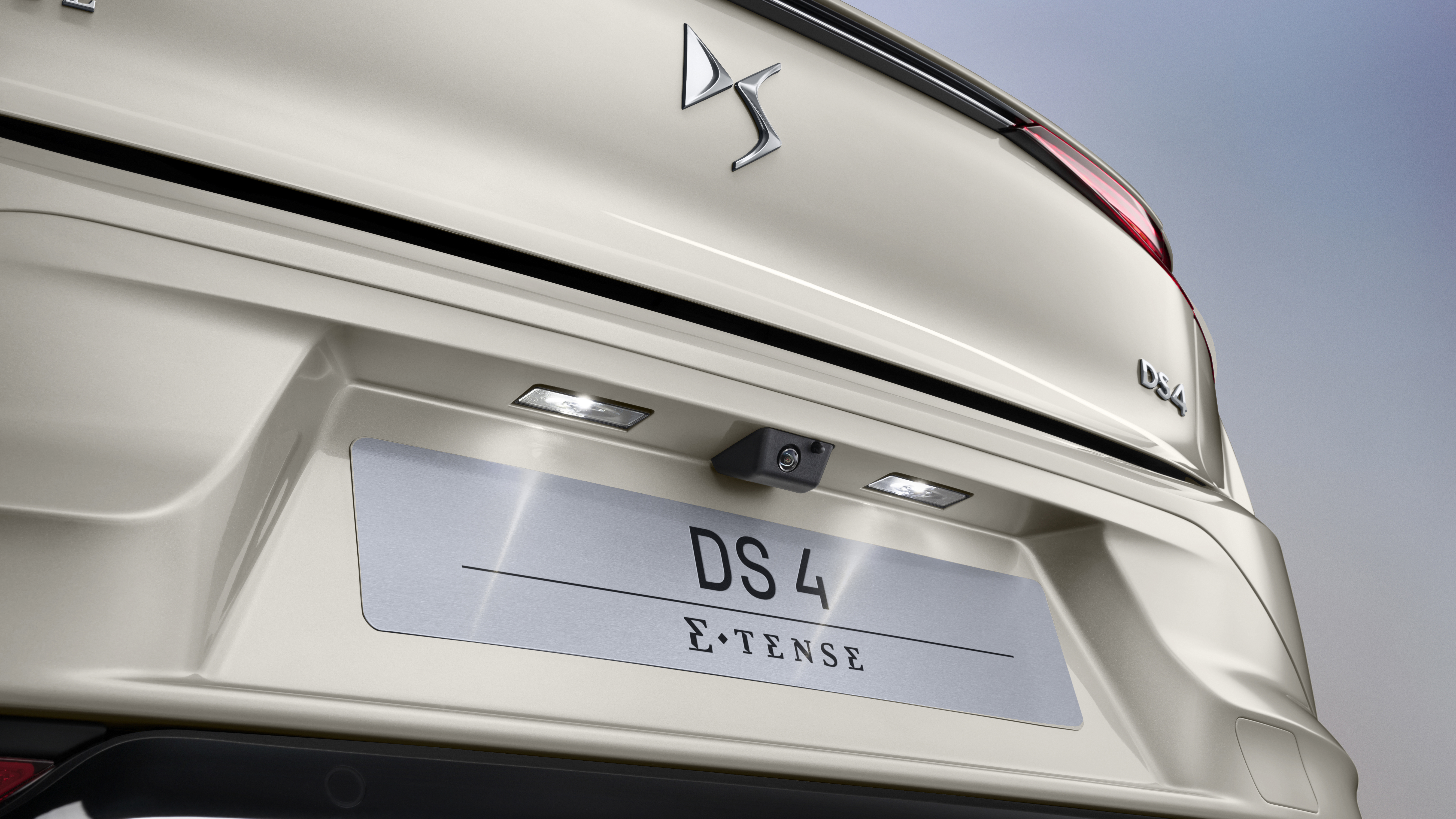 2021 DS 4 E-Tense - rear deck