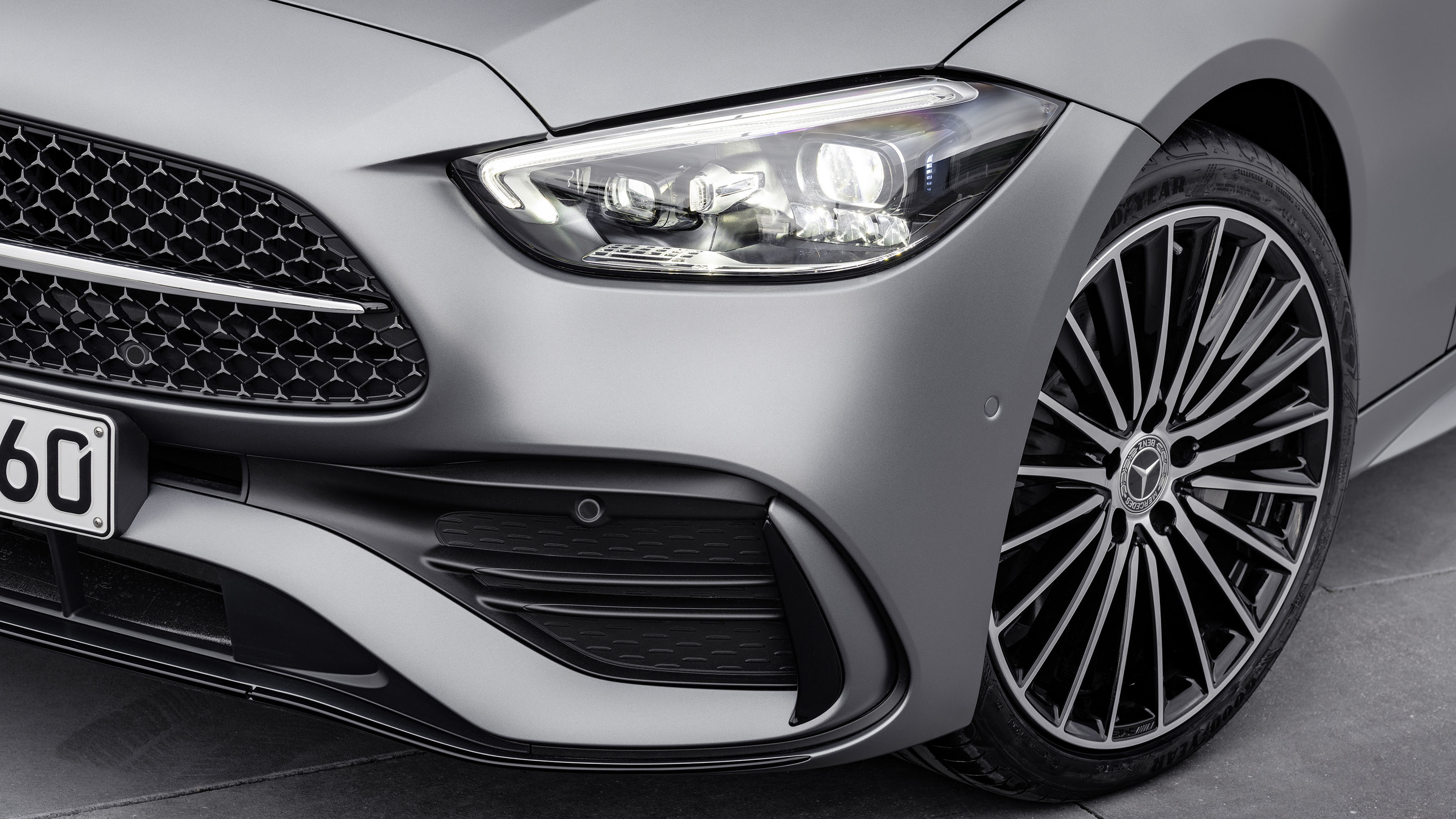 2021 Mercedes C-Class front end detail