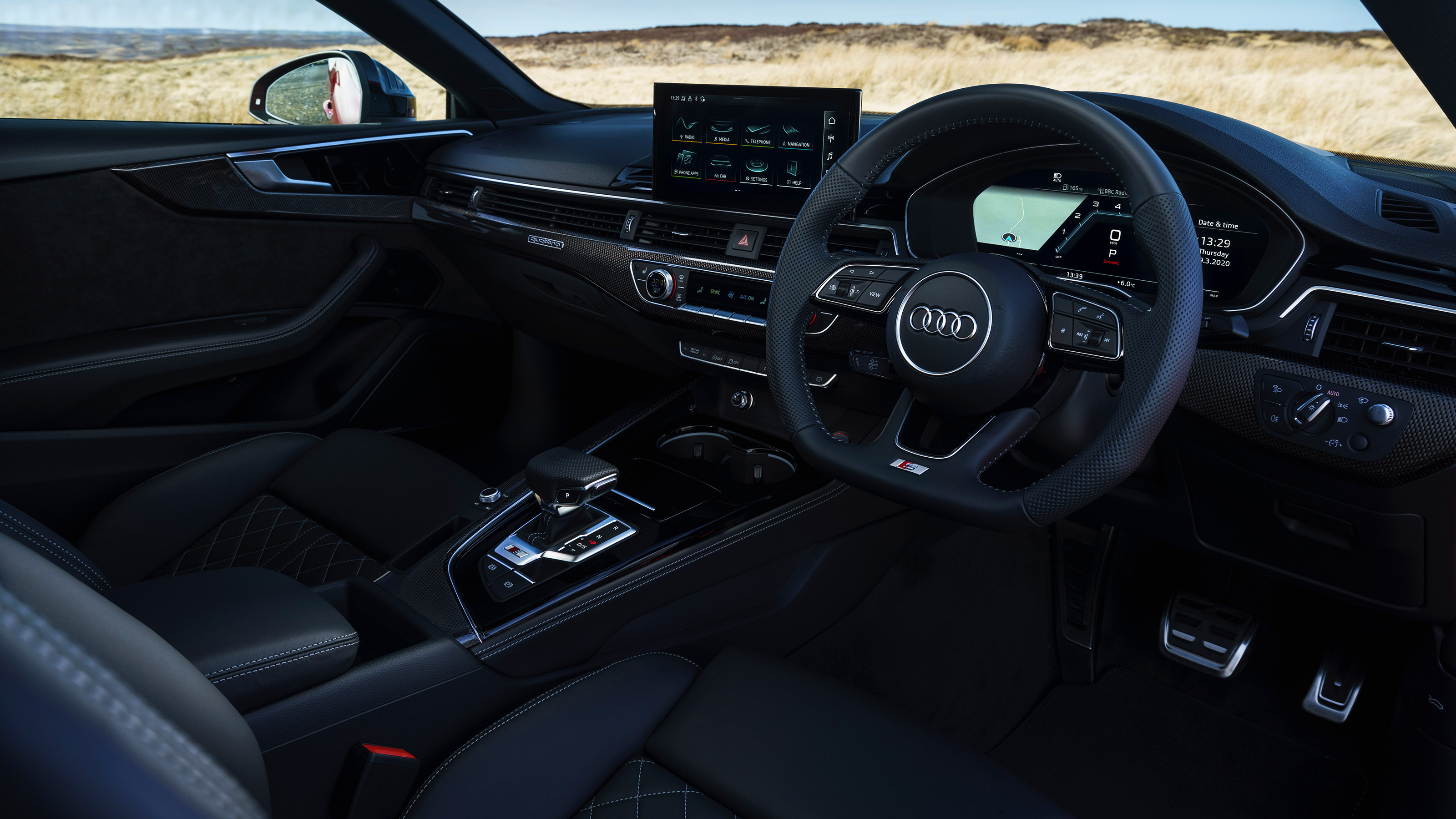 Audi S5 Coupe steering wheel