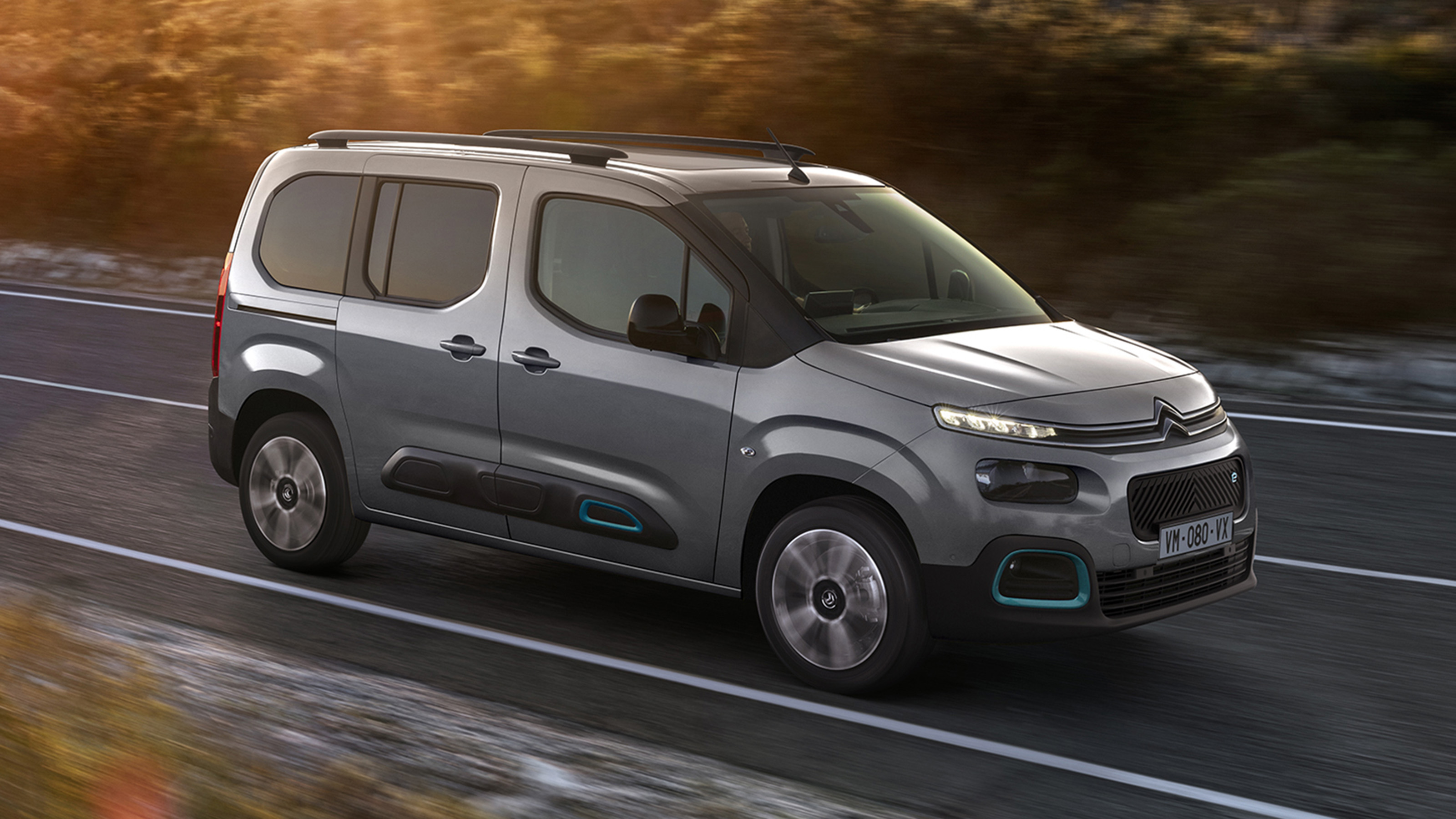 Citroen e-Berlingo driving