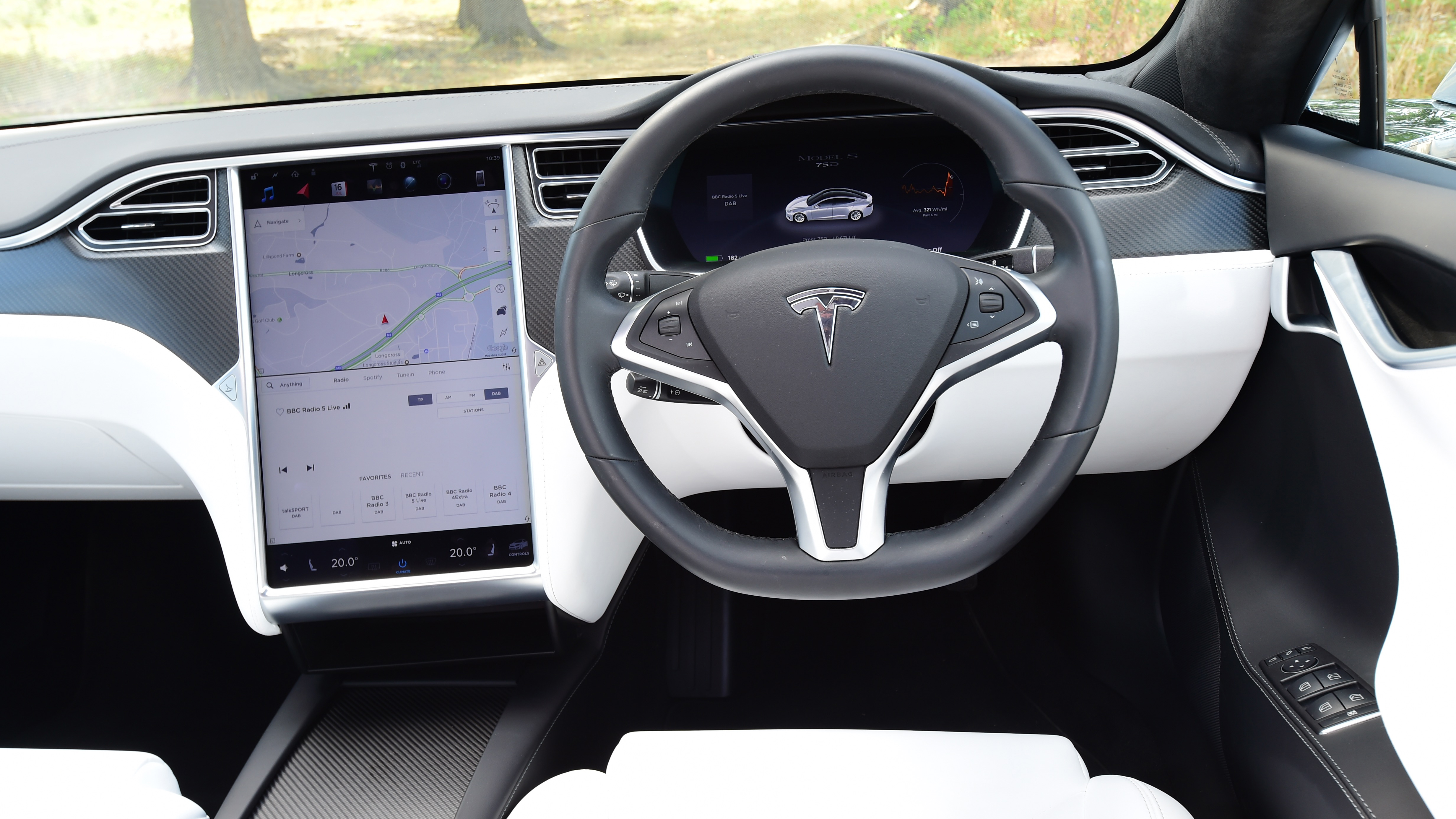 Tesla Model S - interior