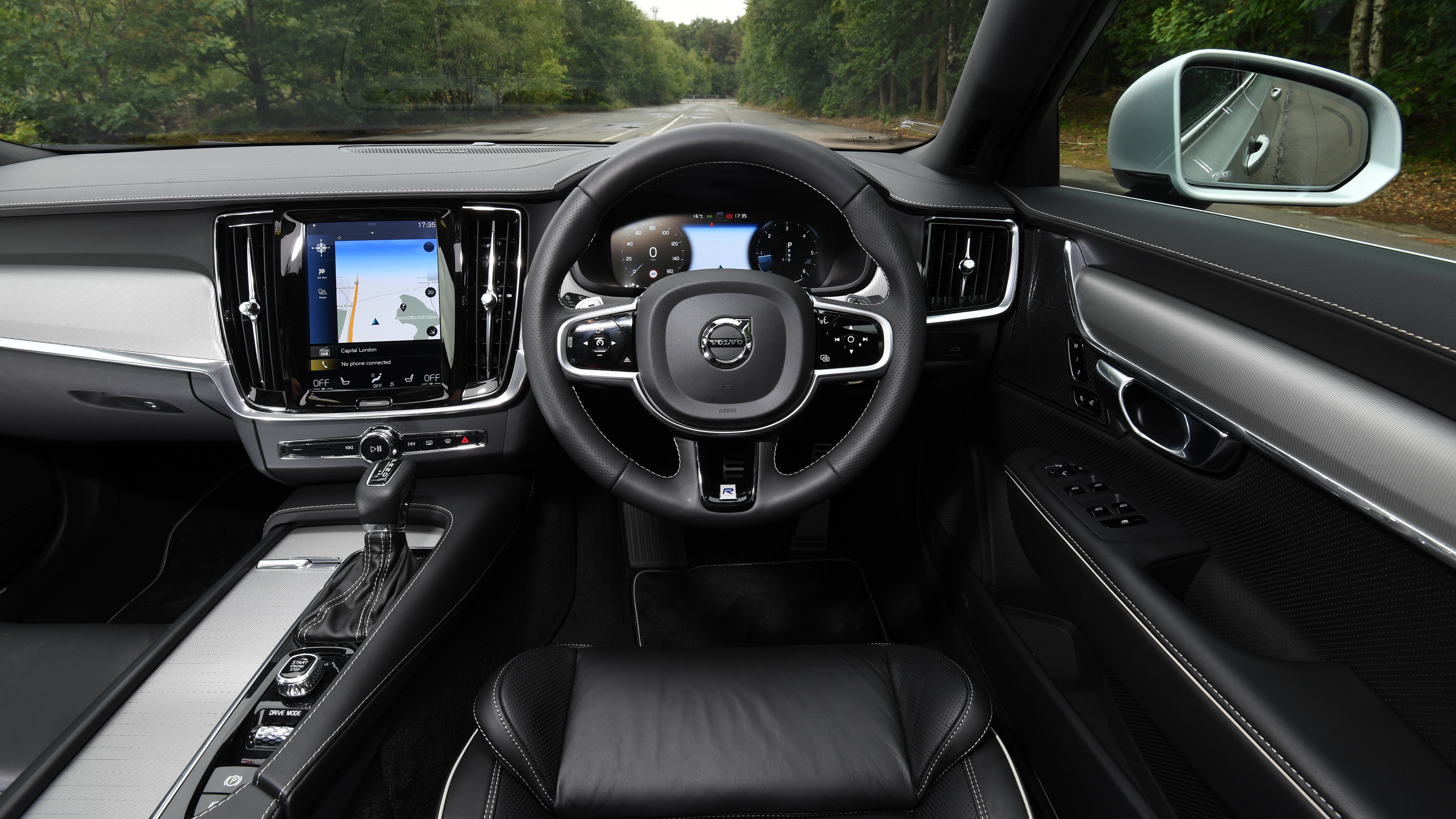 Volvo S90 - interior