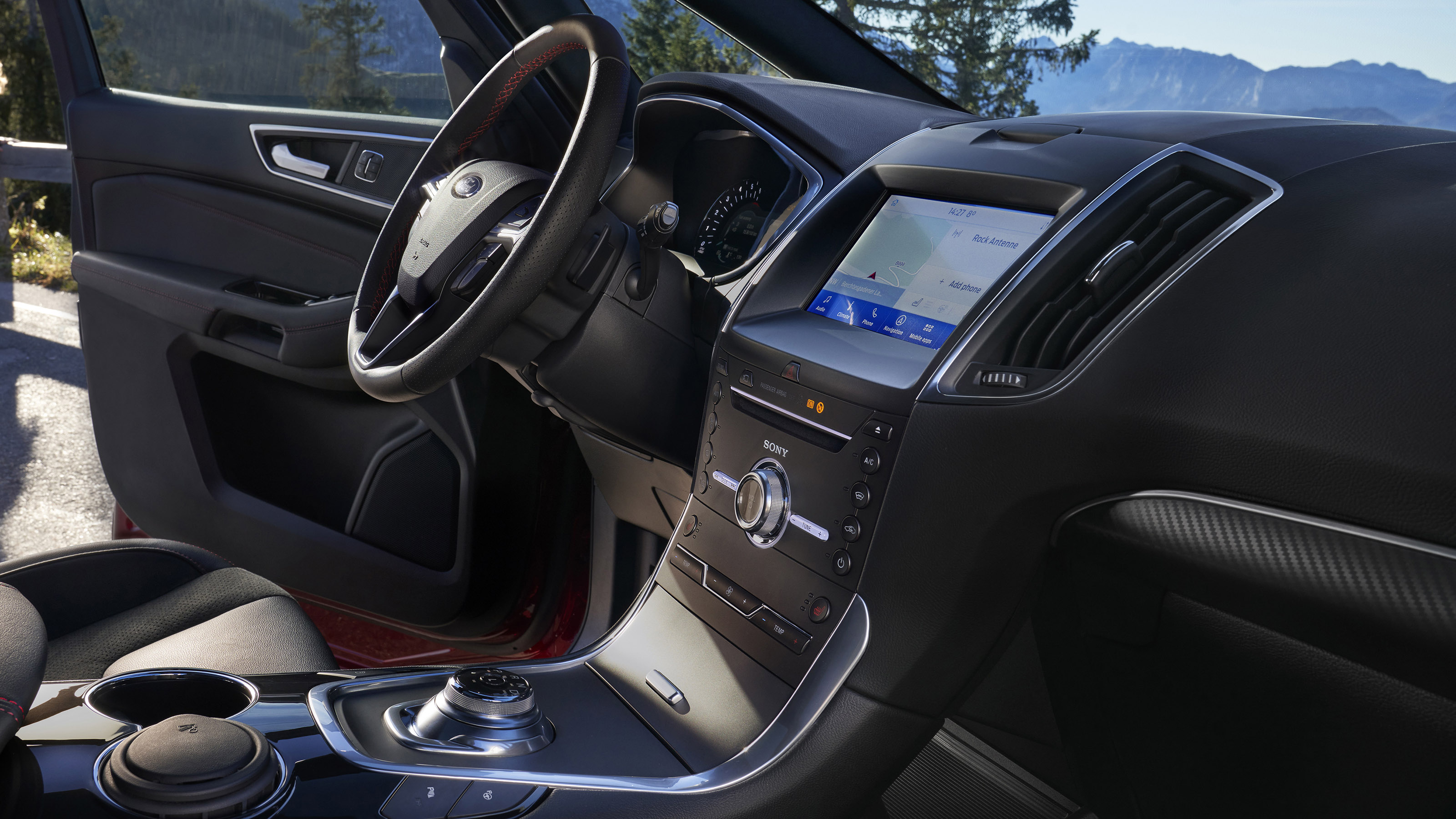 Ford S-MAX hybrid interior