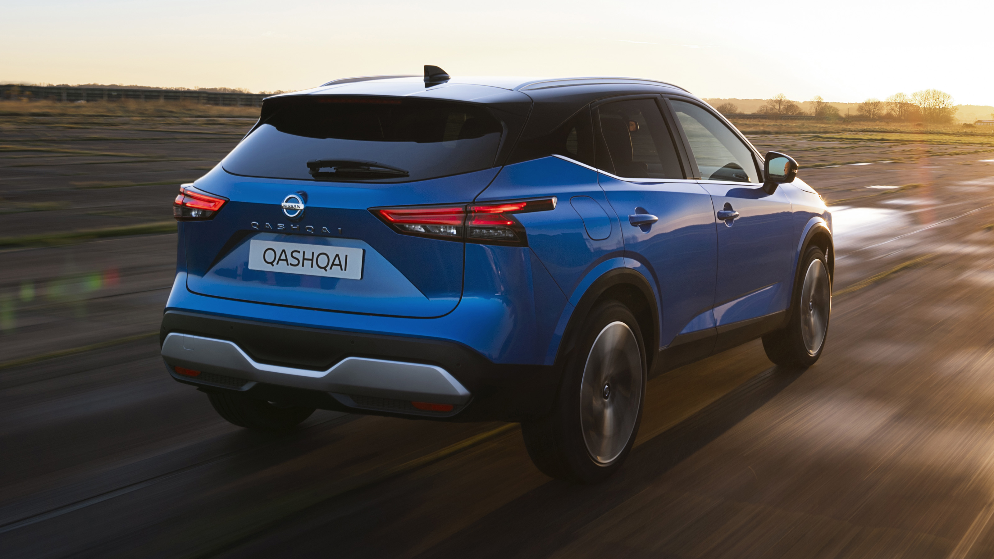 New Nissan Qashqai driving - rear