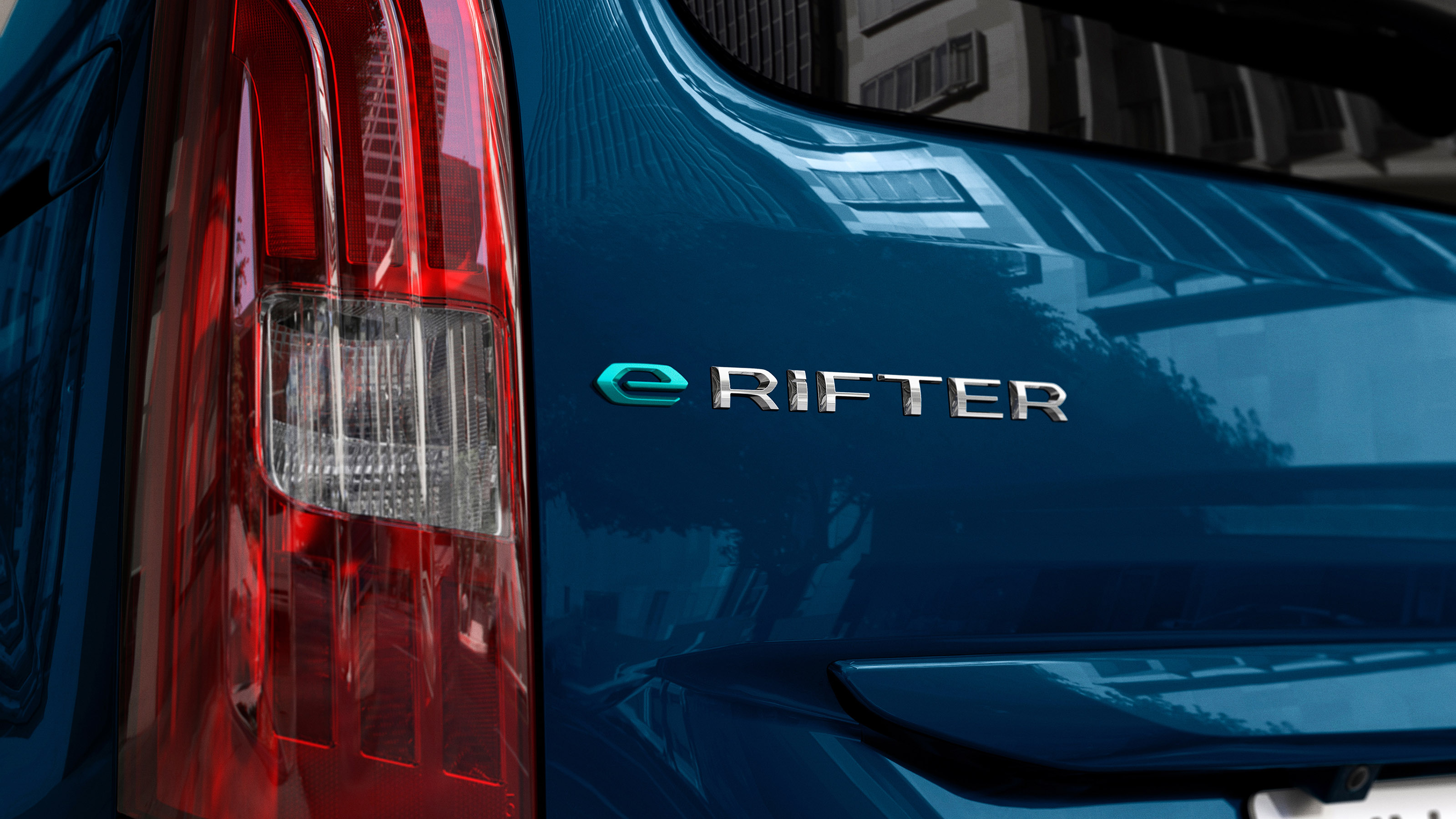 Peugeot e-Rifter badge