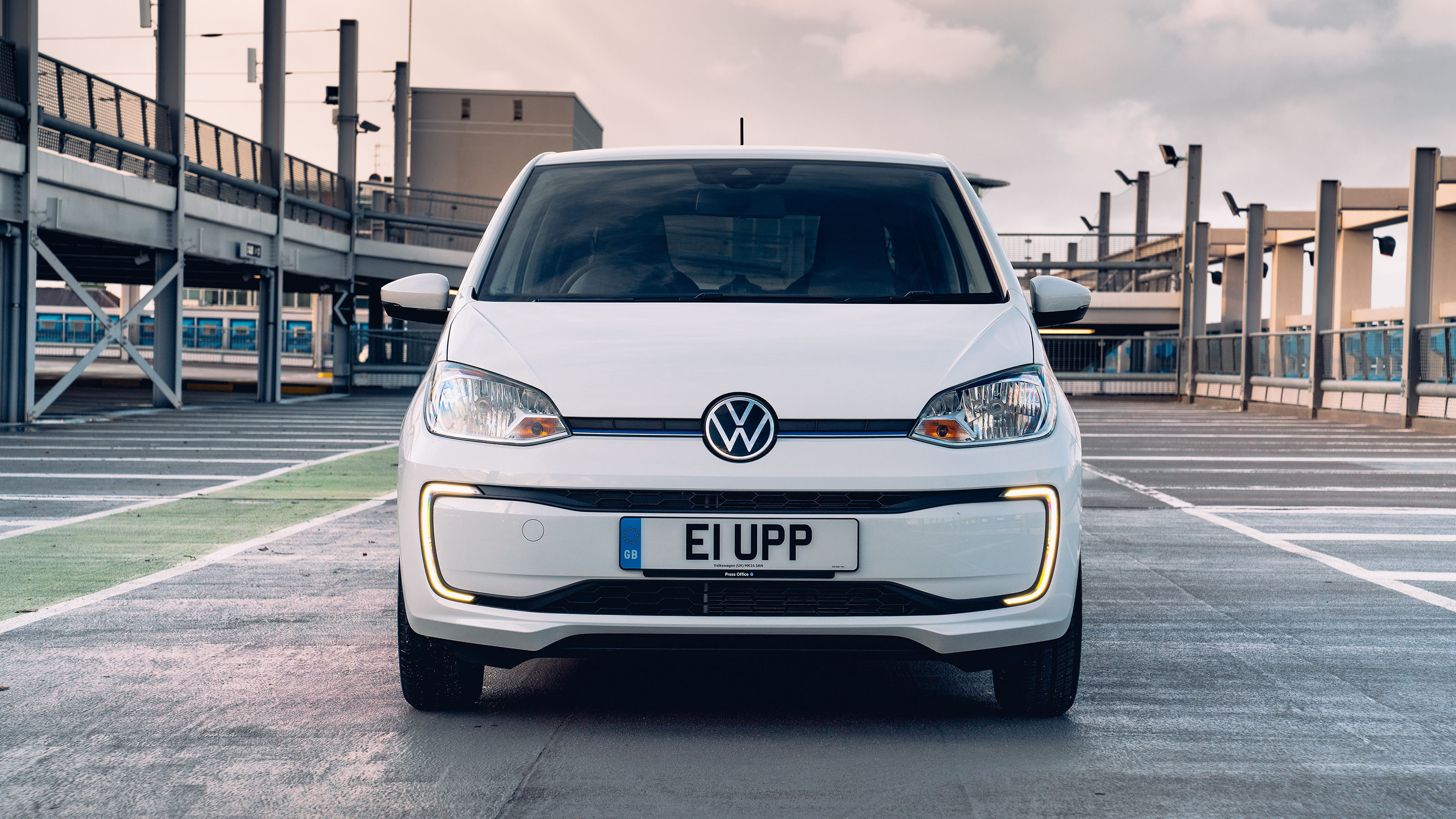Volkswagen e-up front end
