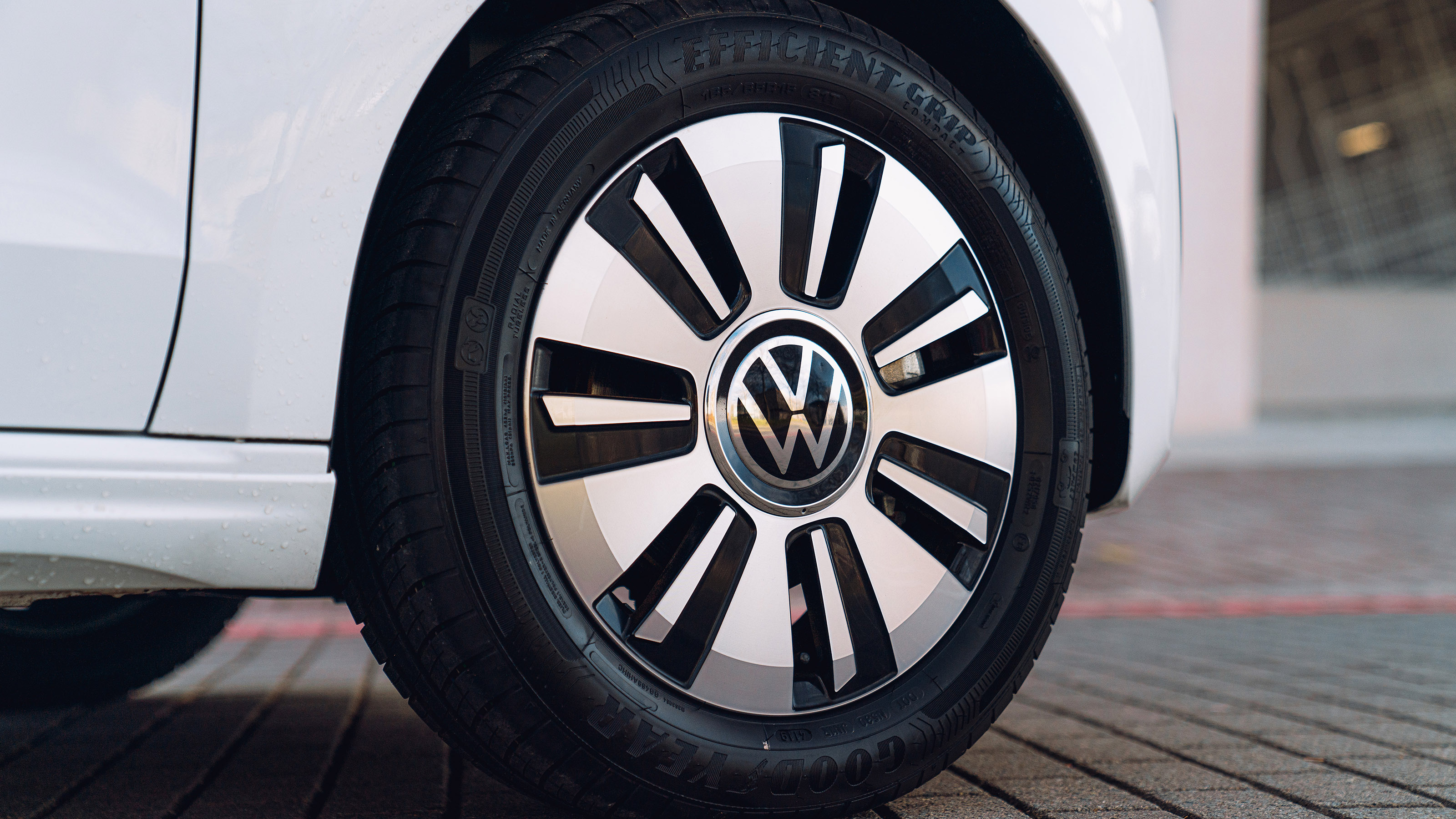 Volkswagen e-up wheel