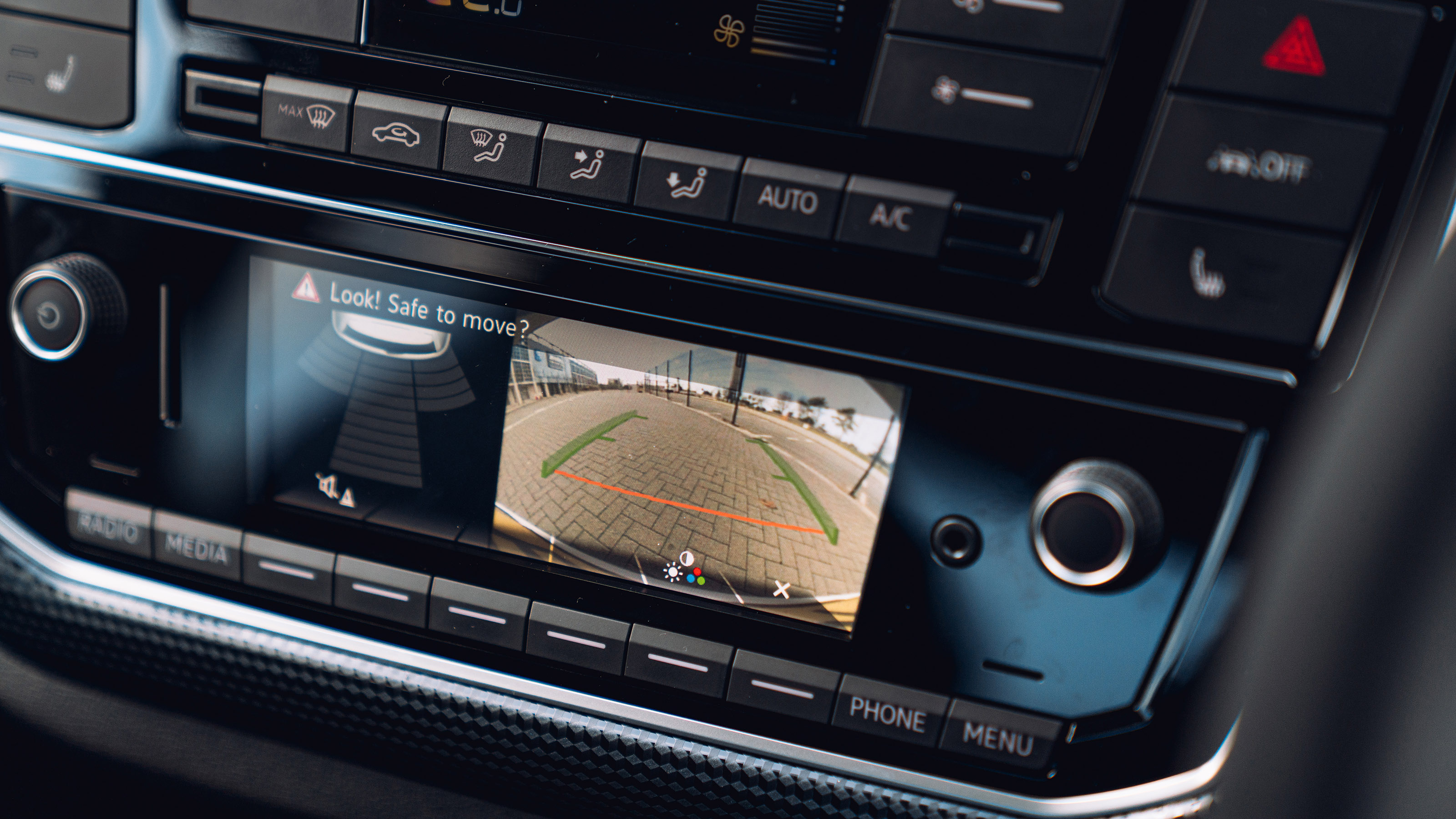 Volkswagen e-up reversing camera