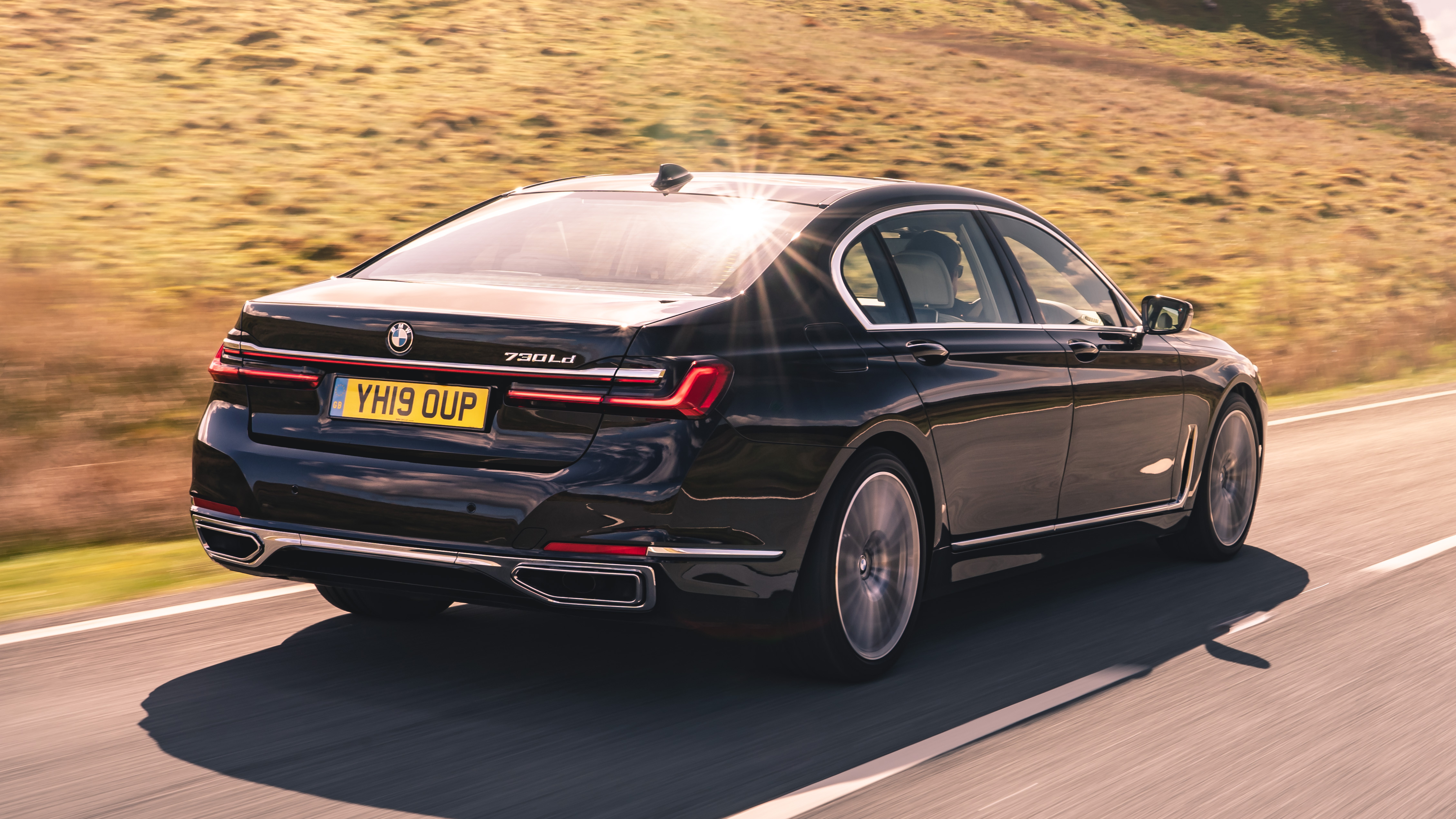 BMW 7 Series saloon - rear 3/4 dynamic 