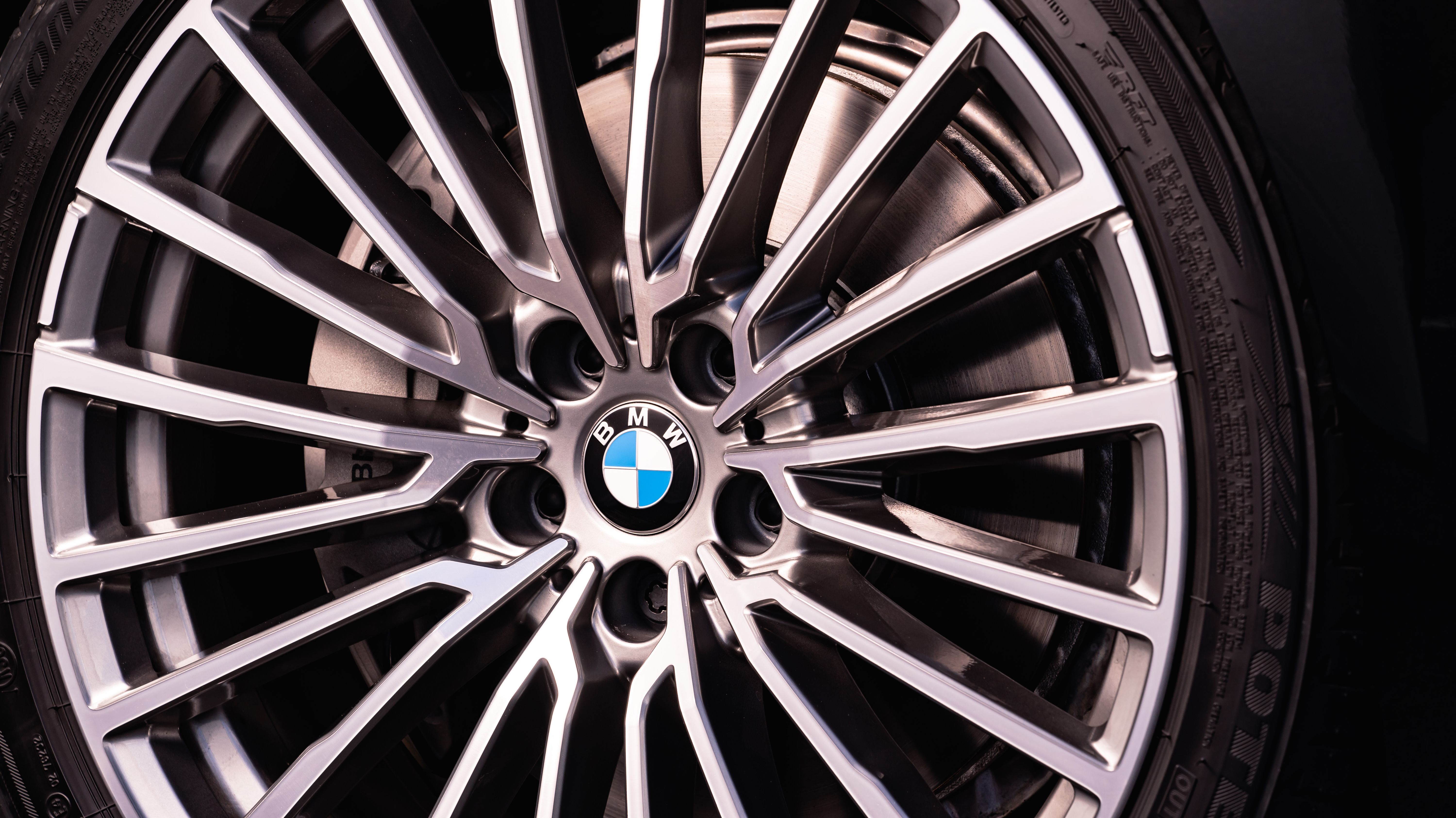 BMW 7 Series saloon - front wheel close up 