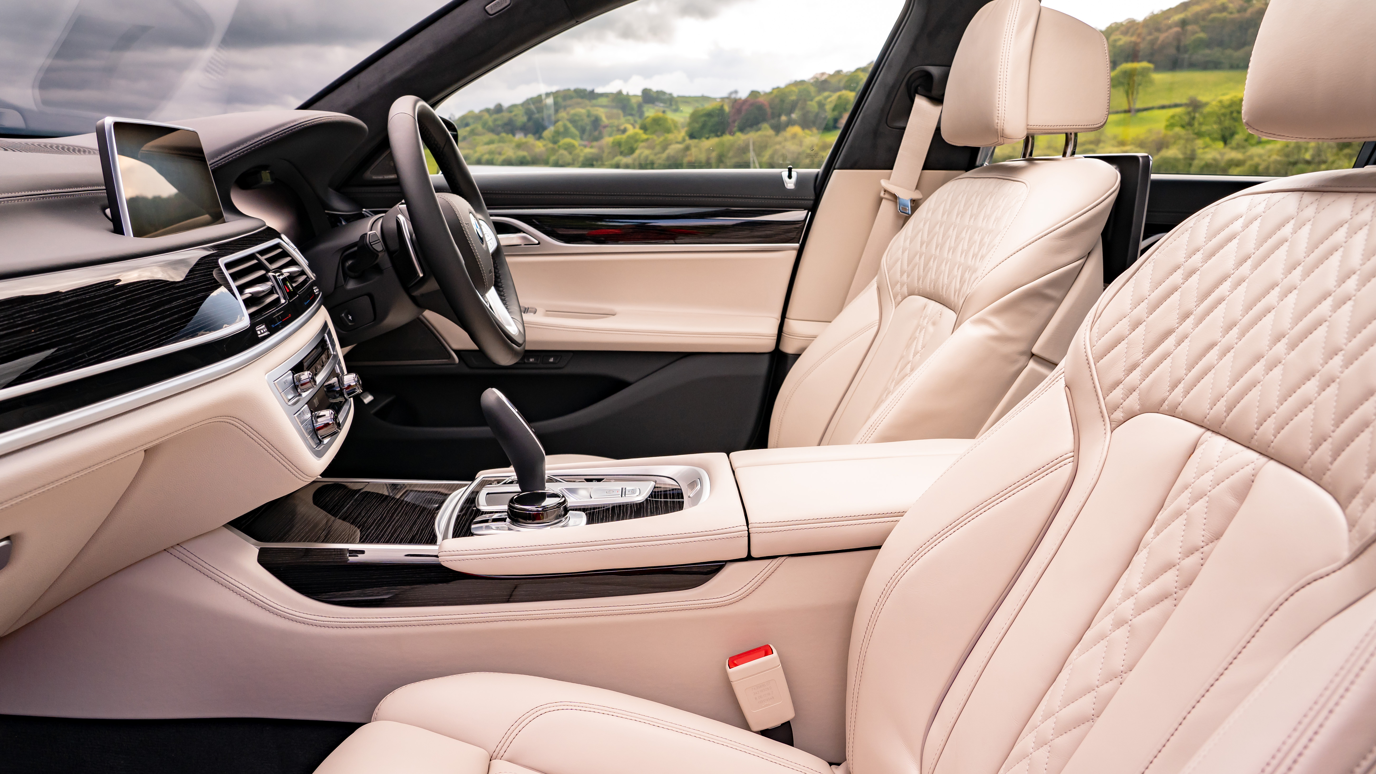BMW 7 Series saloon - front interior side view