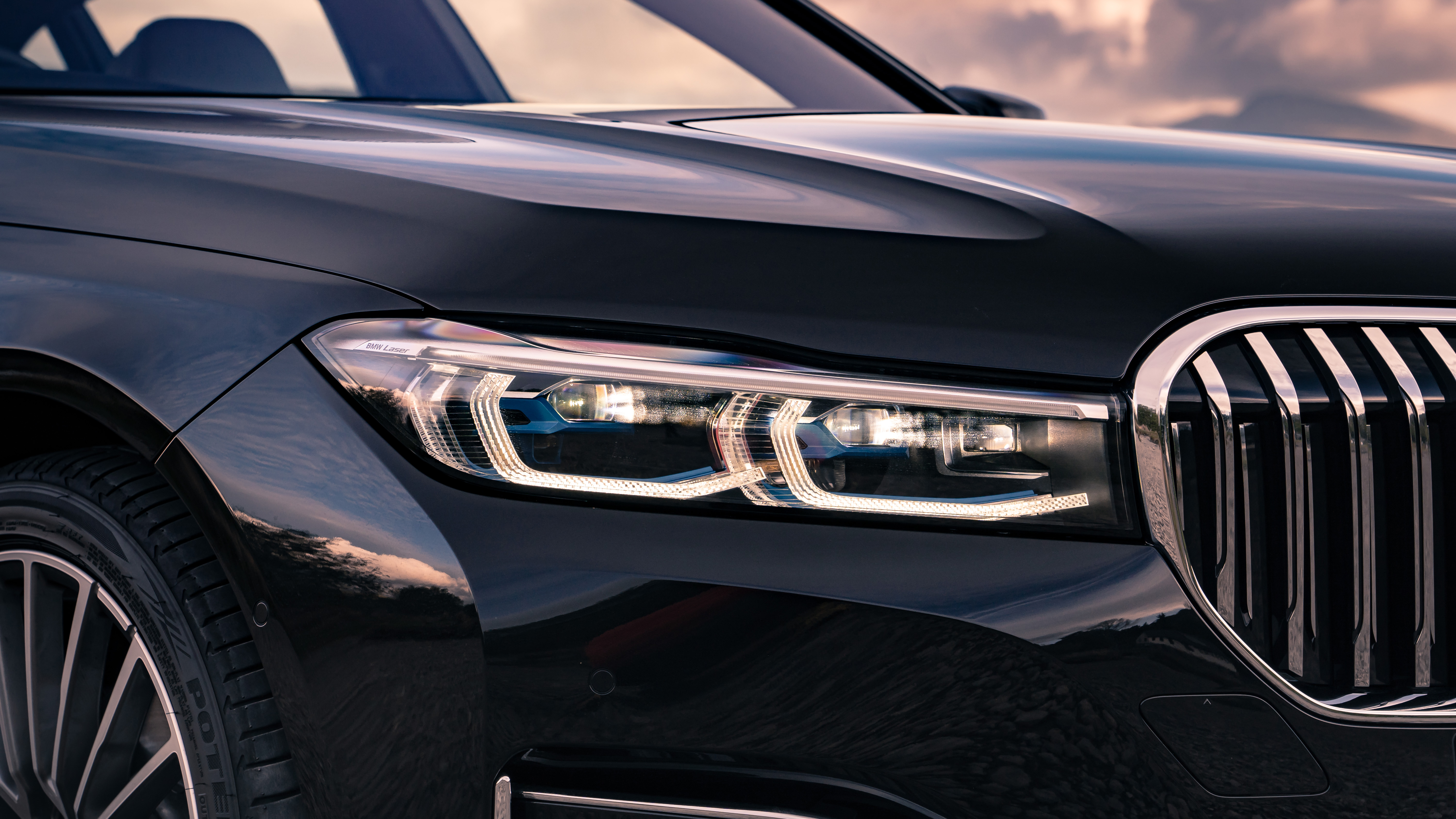 BMW 7 Series saloon - front close up 