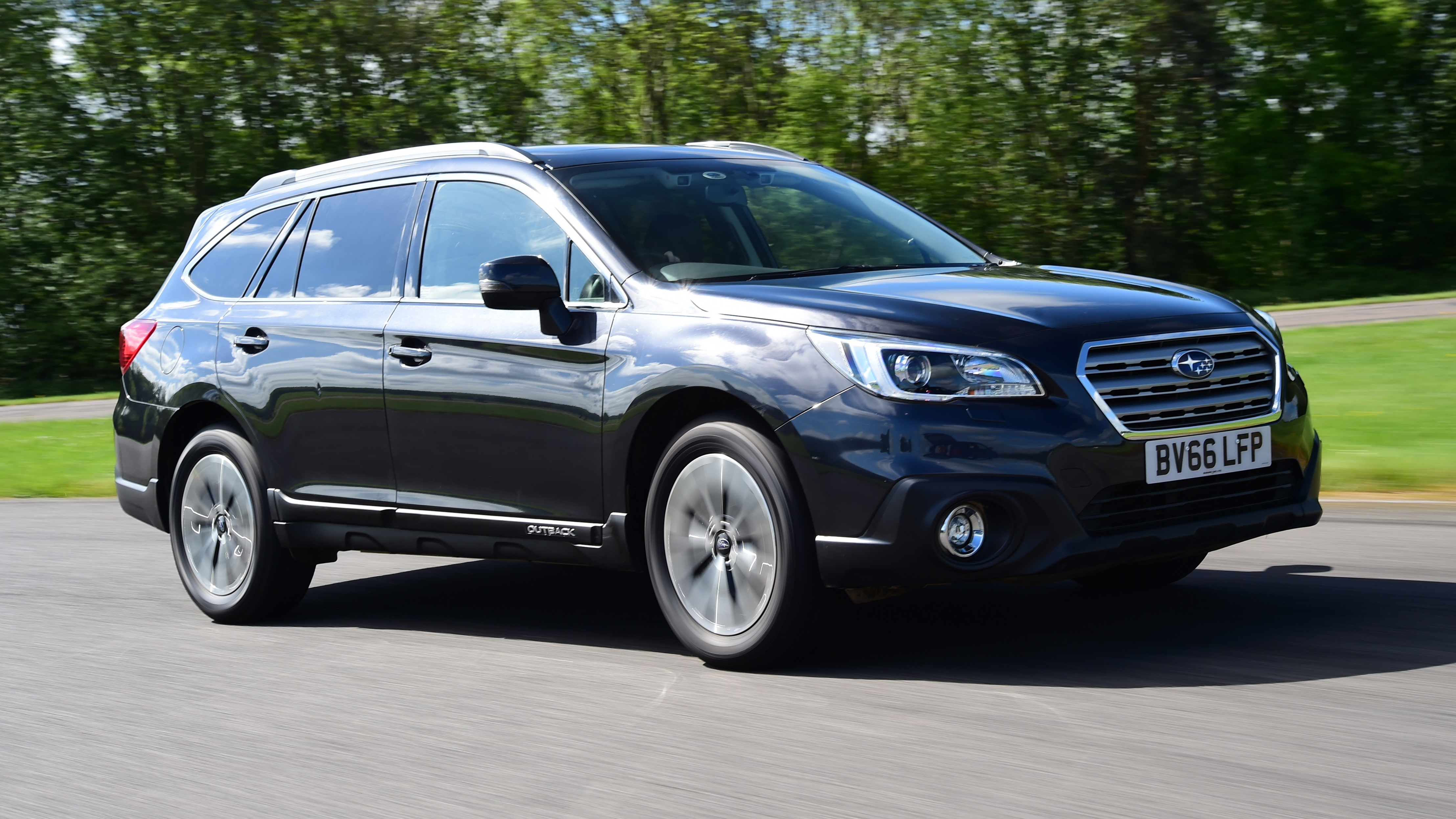 Subaru Outback  - front 3/4 view