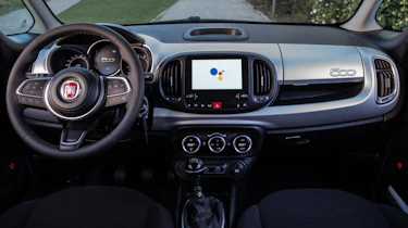 Fiat 500L Hey Google - dashboard