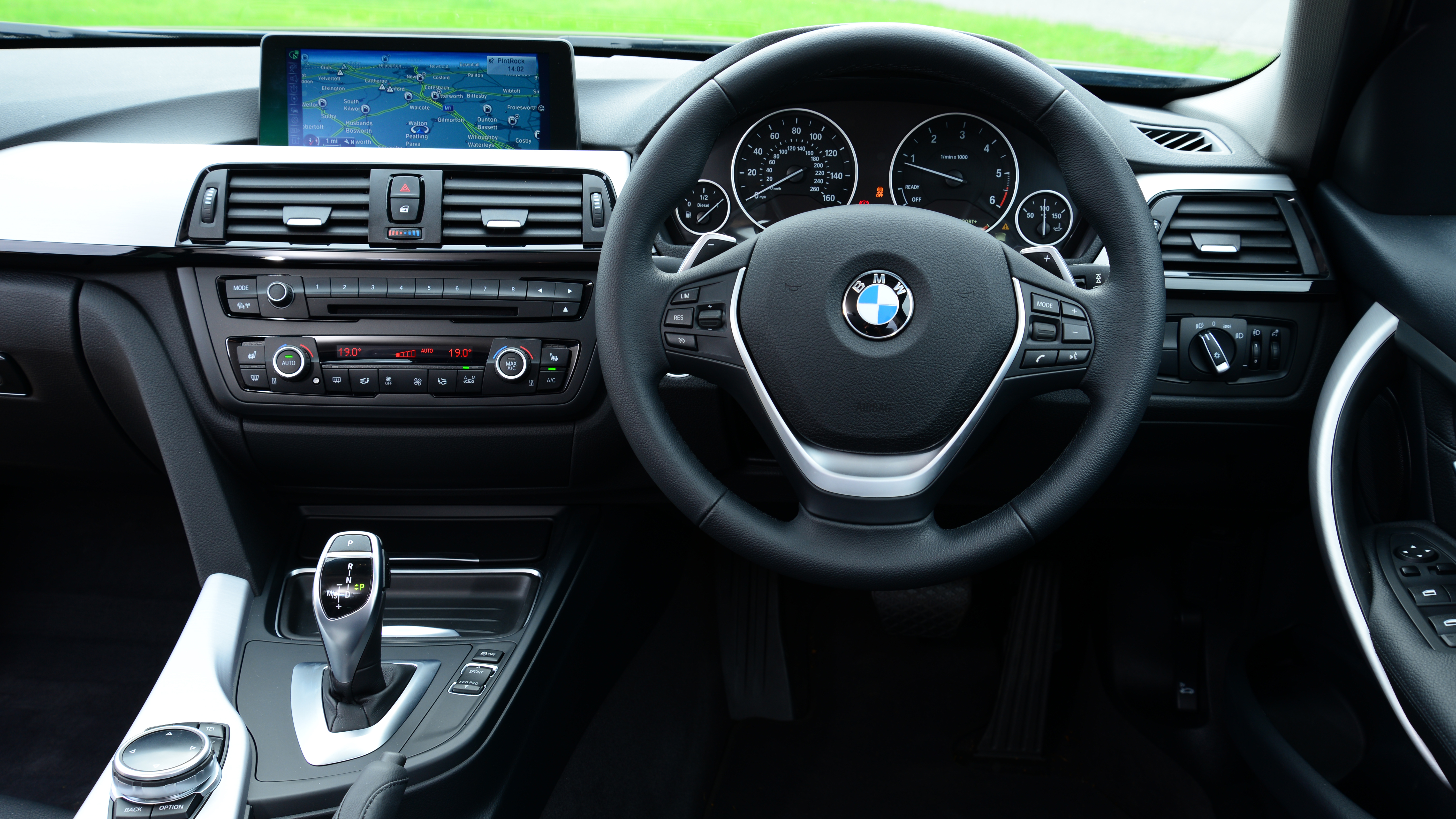 BMW 3 Series Touring xDrive - interior