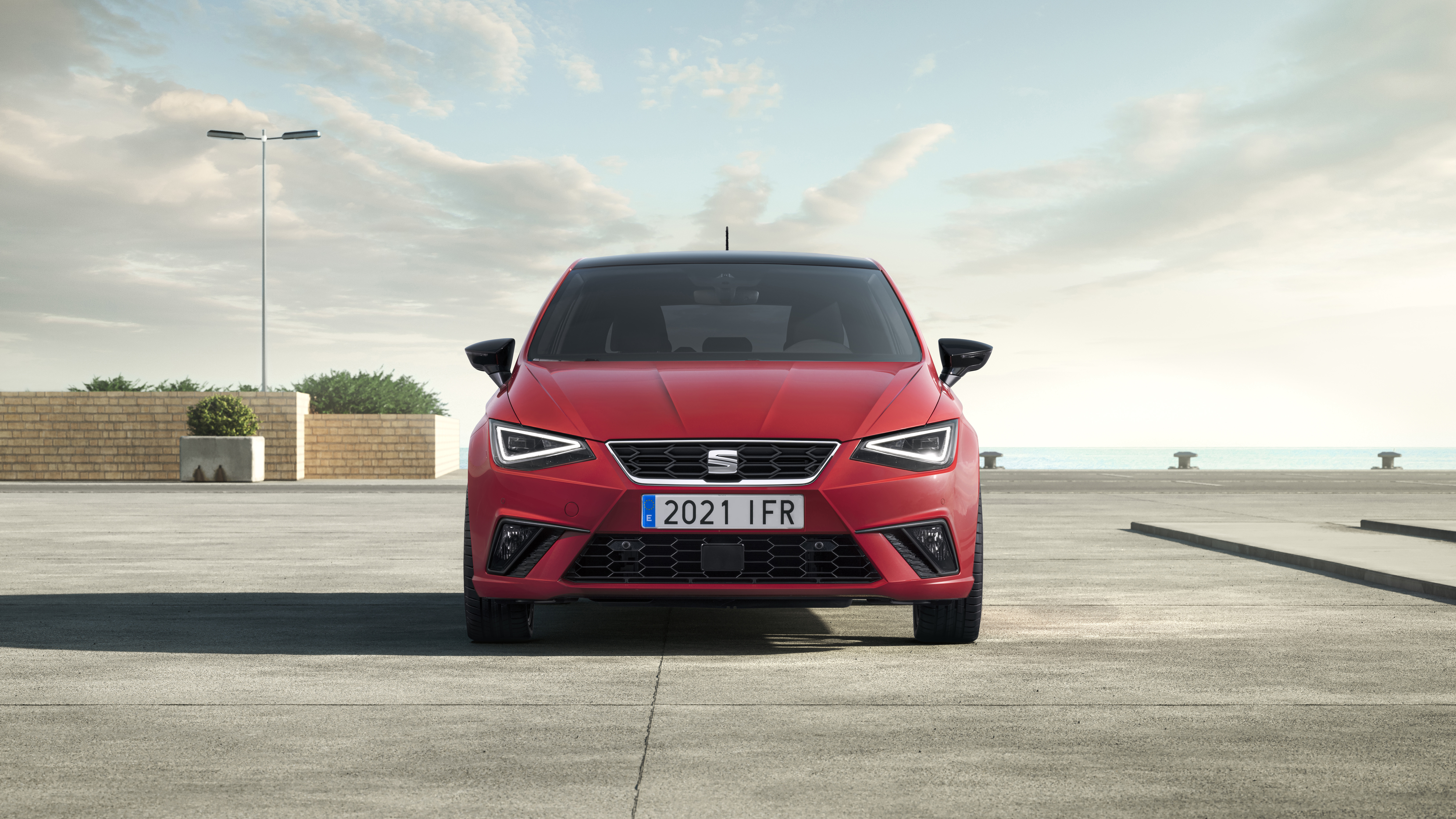 2021 SEAT Ibiza FR Desire Red - front 
