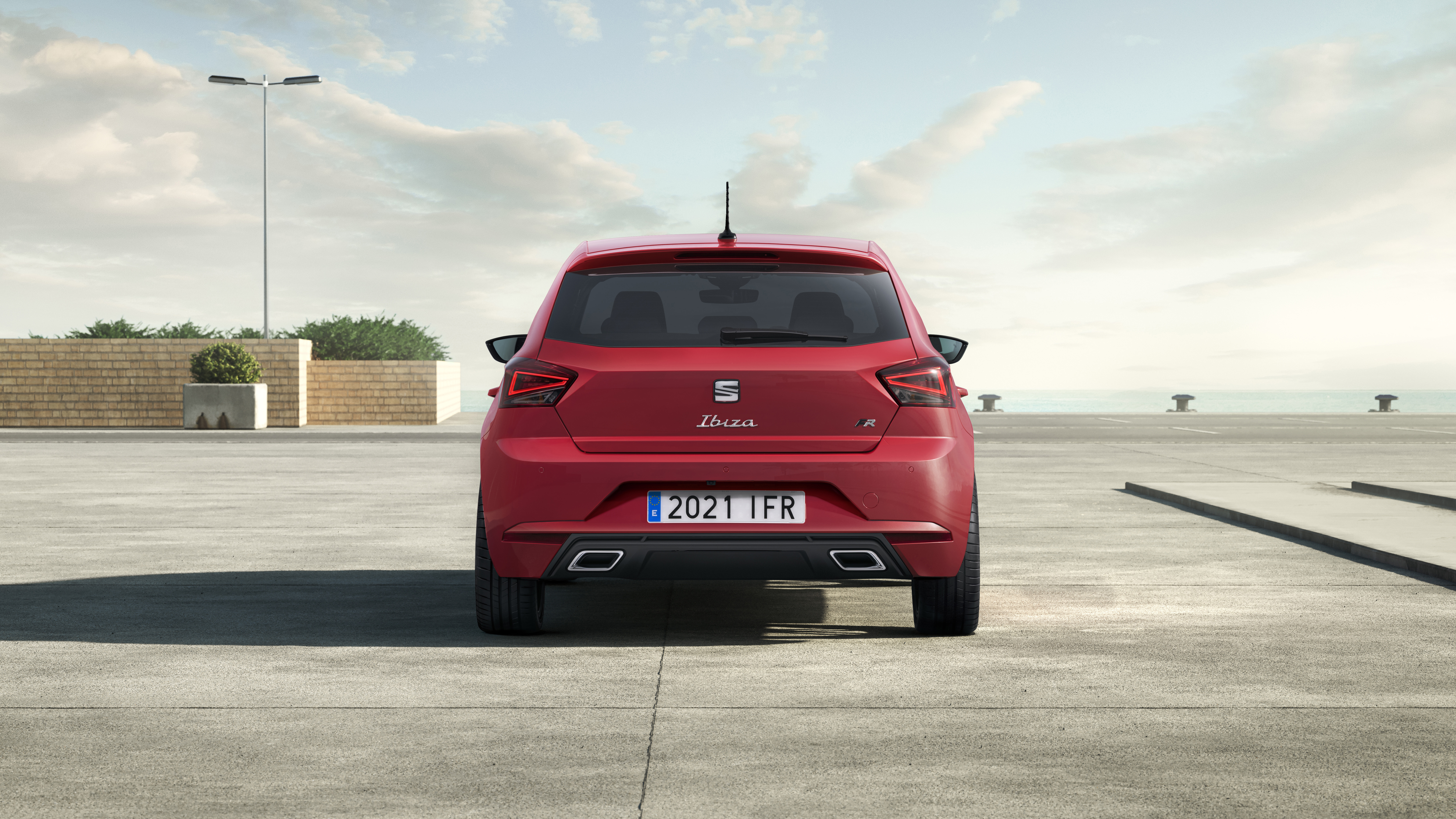 2021 SEAT Ibiza FR Desire Red - rear 