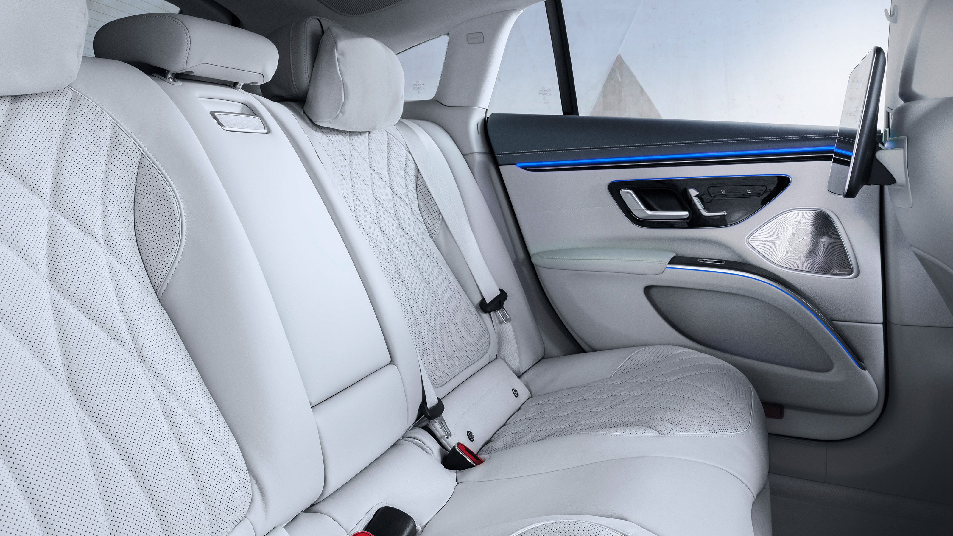 2021 Mercedes EQS rear seats