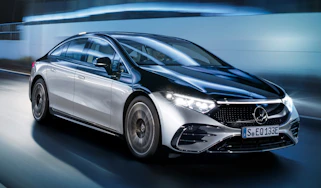2021 Mercedes EQS front 3/4 tracking