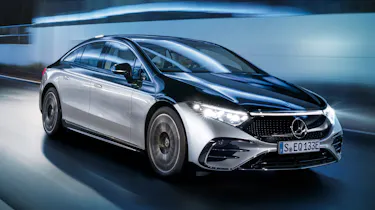2021 Mercedes EQS front 3/4 tracking