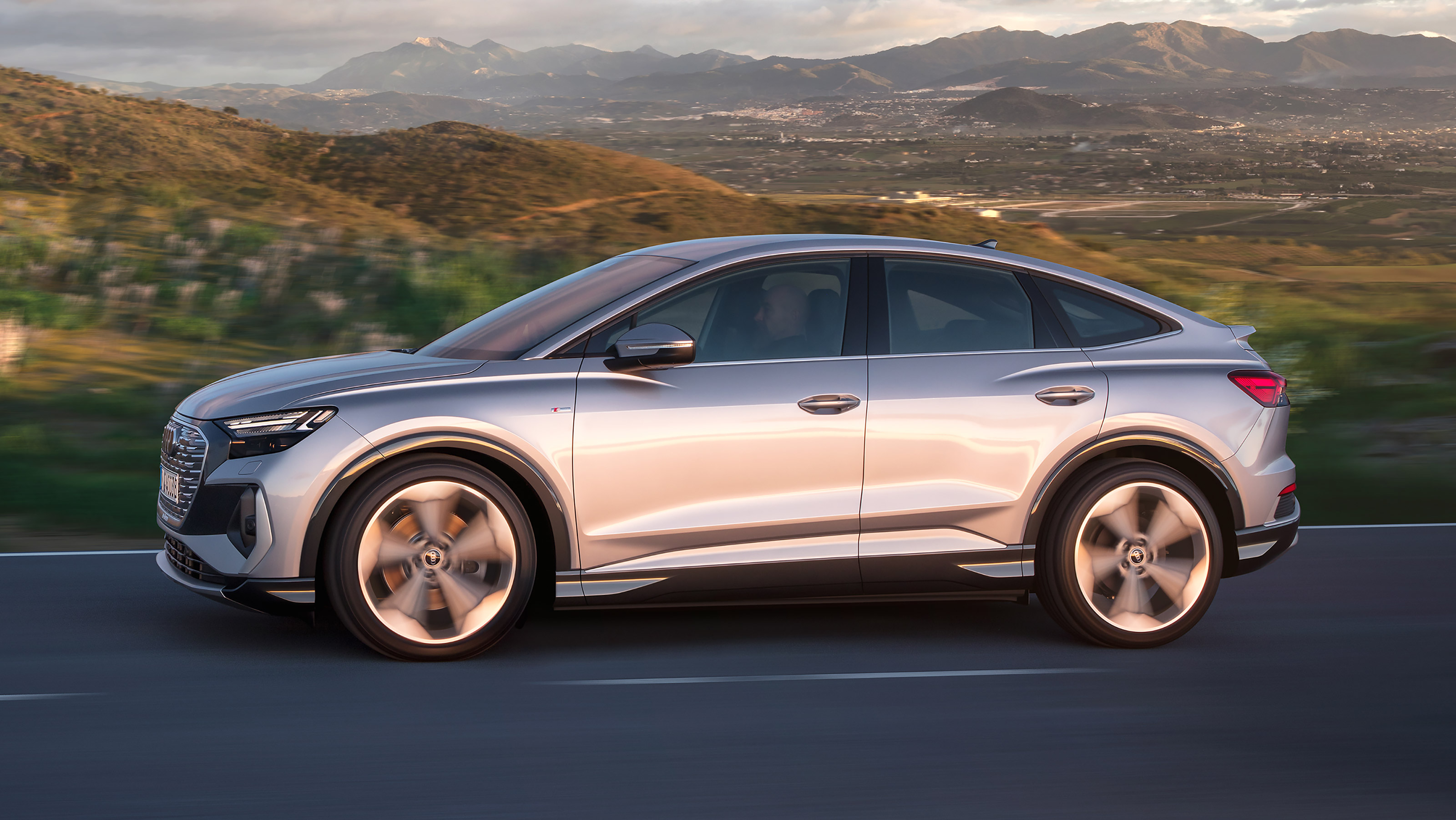 2021 Audi Q4 e-tron Sportback - front 3/4 dynamic