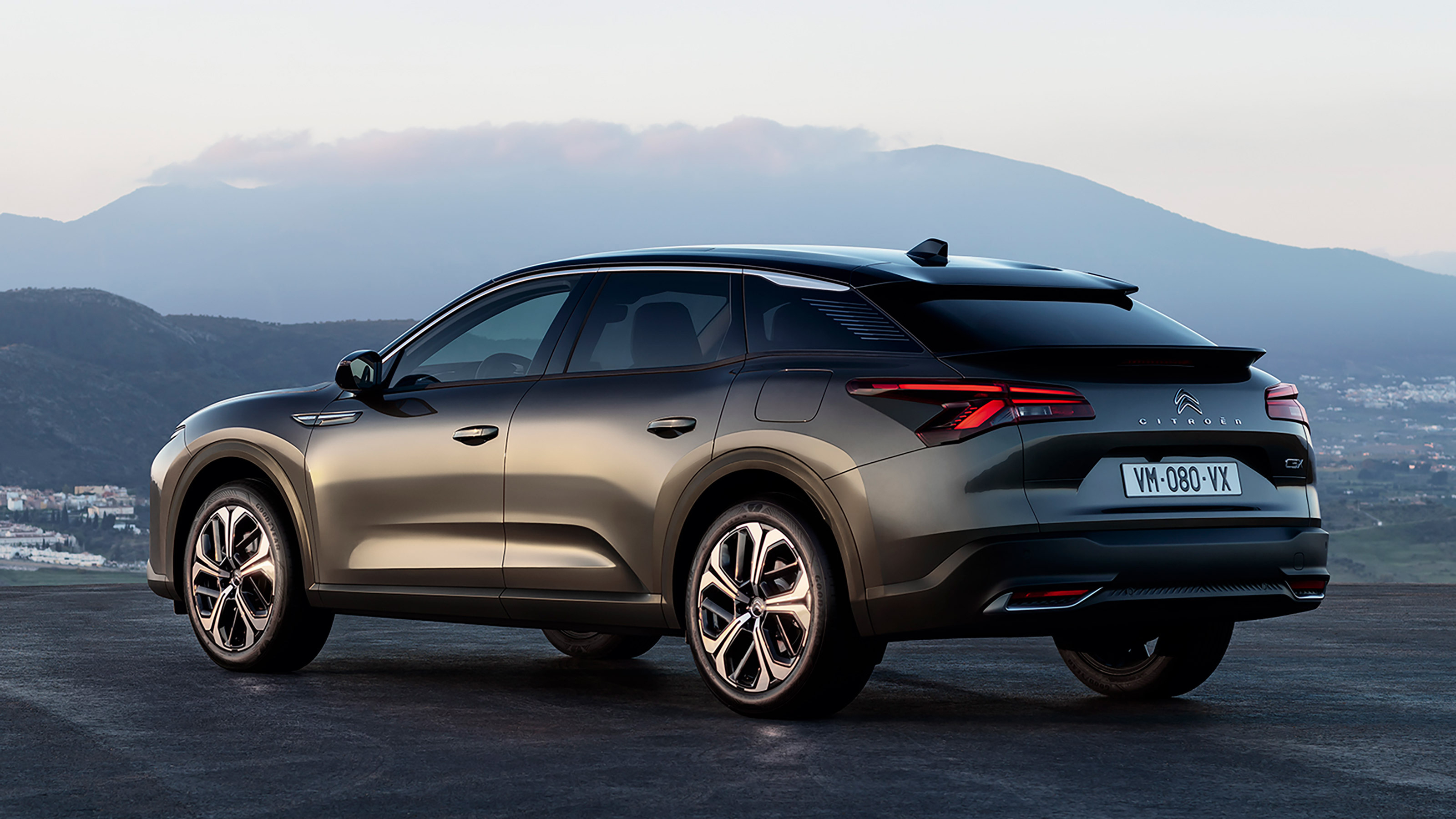 2021 Citroen C5 X crossover - static rear 