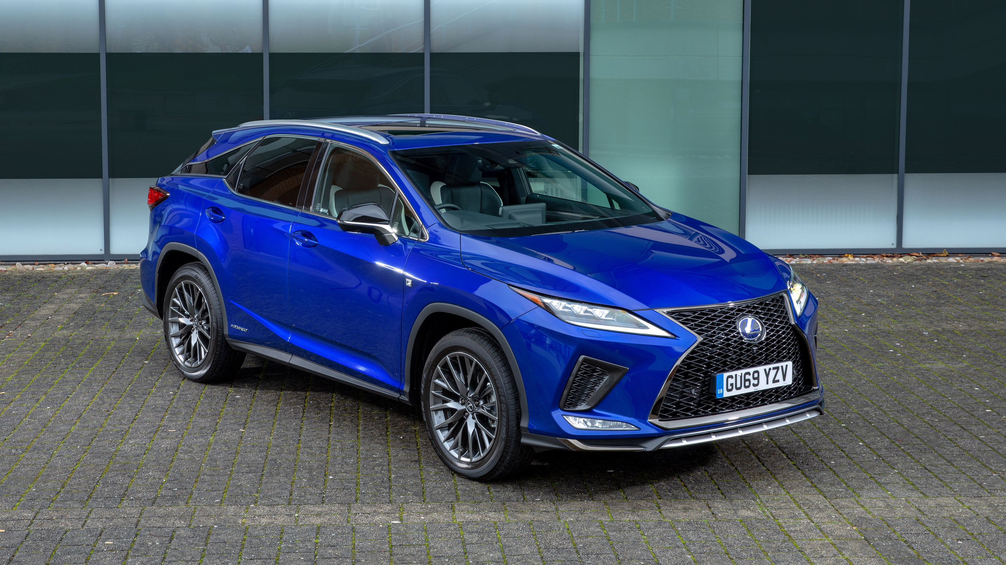 Lexus RX SUV front 3/4 static