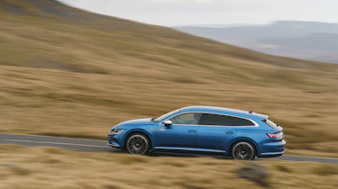 Volkswagen Arteon Shooting Brake estate side panning