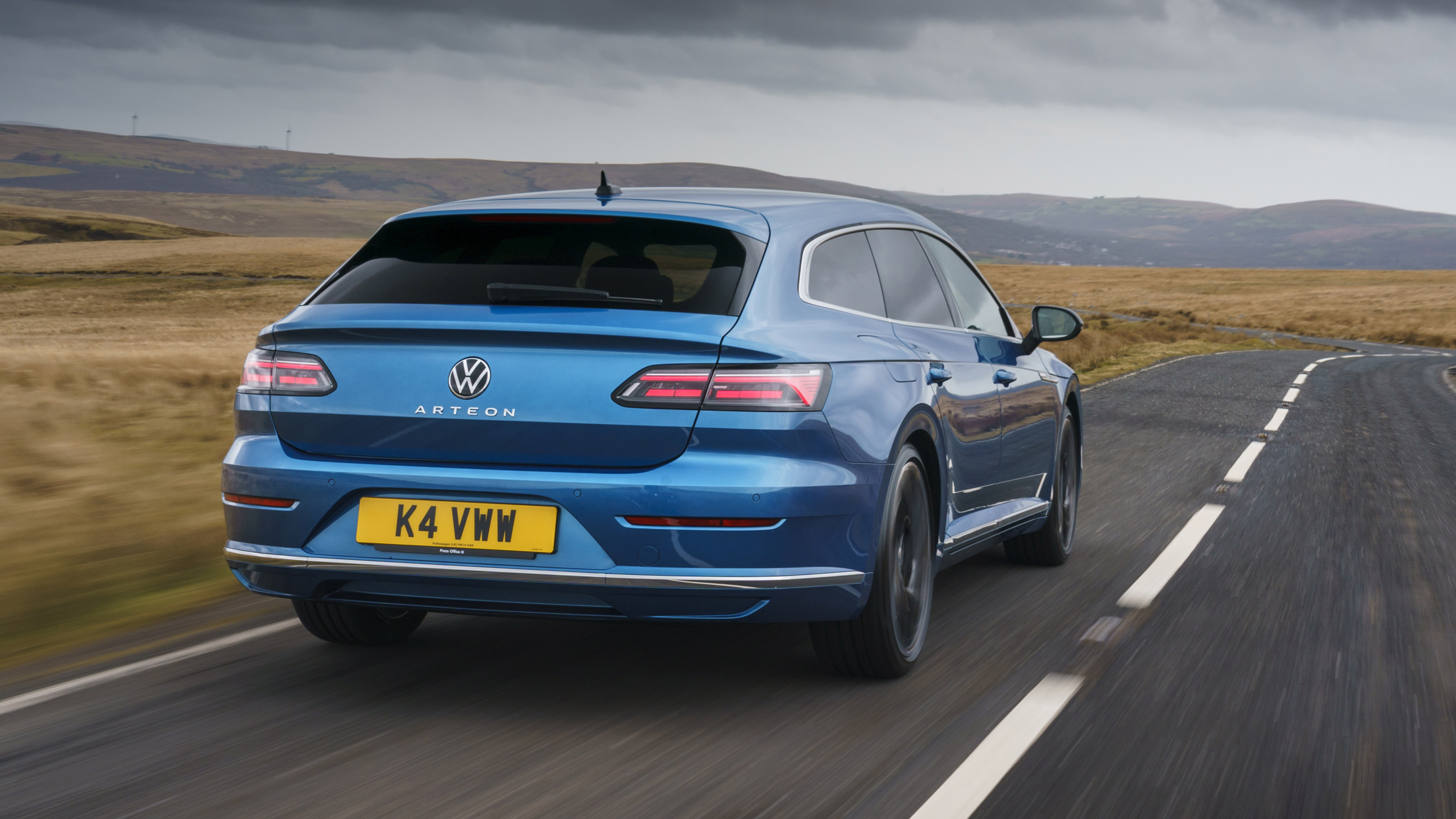 Volkswagen Arteon Shooting Brake estate rear 3/4 tracking