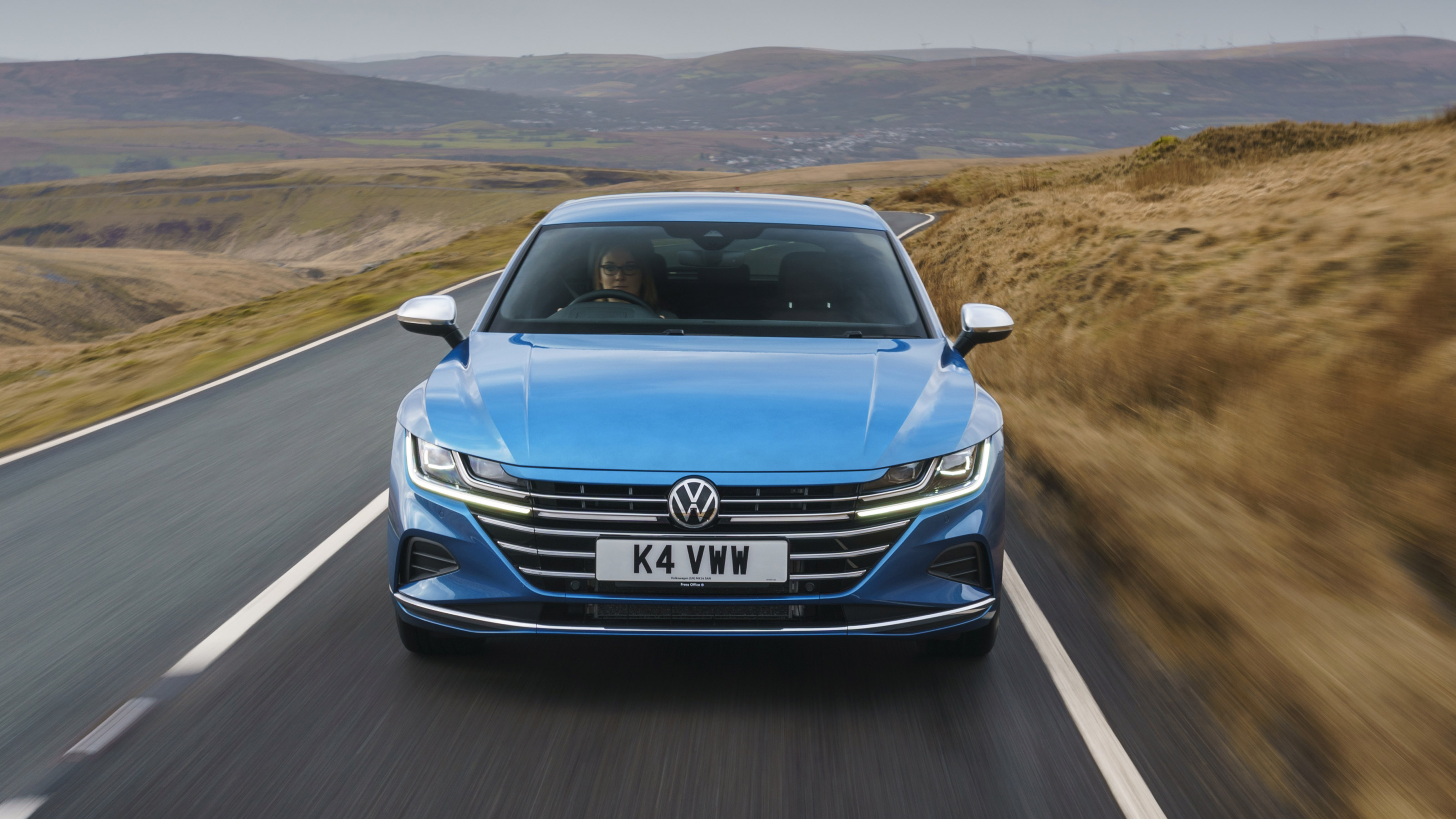 Volkswagen Arteon Shooting Brake estate front tracking