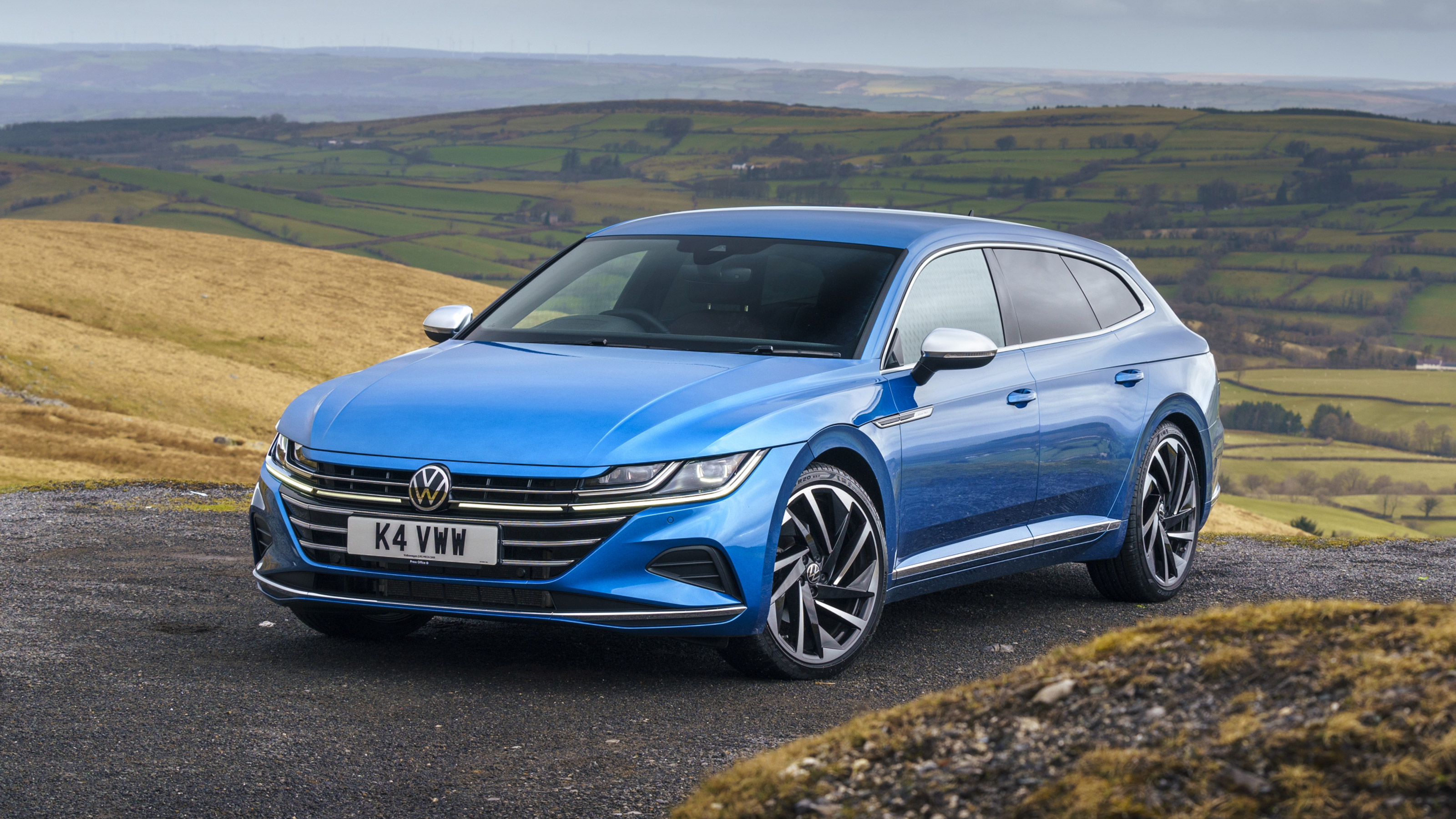 Volkswagen Arteon Shooting Brake estate front 3/4 static
