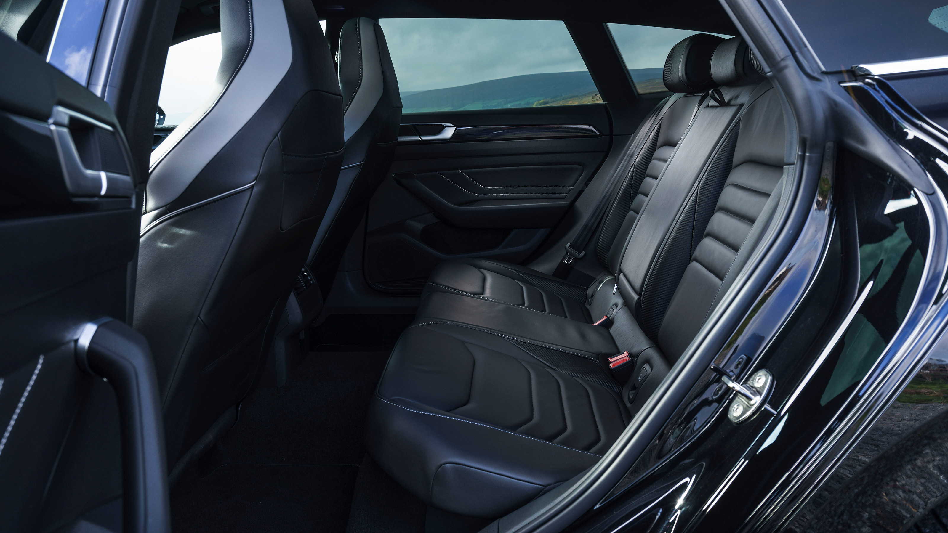 Volkswagen Arteon Shooting Brake estate rear seats