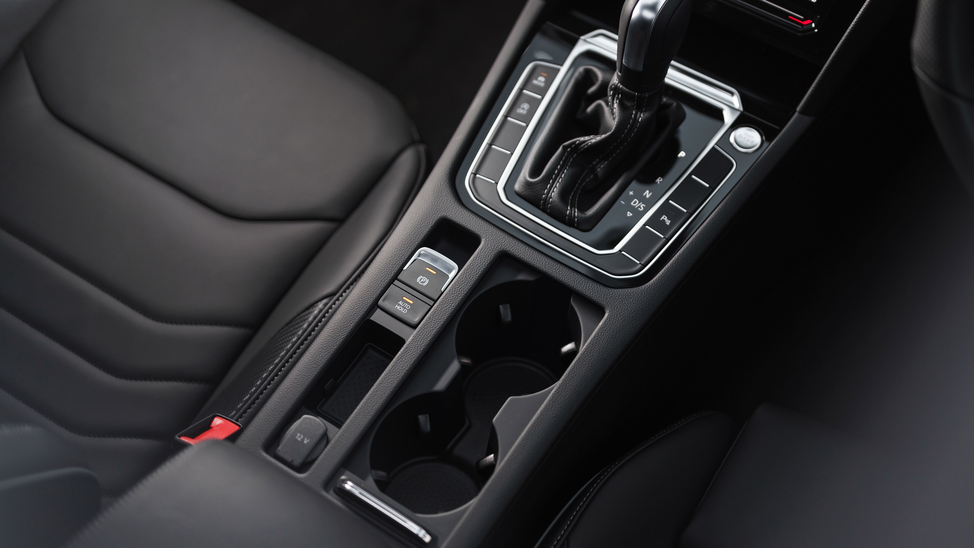 Volkswagen Arteon Shooting Brake estate centre console