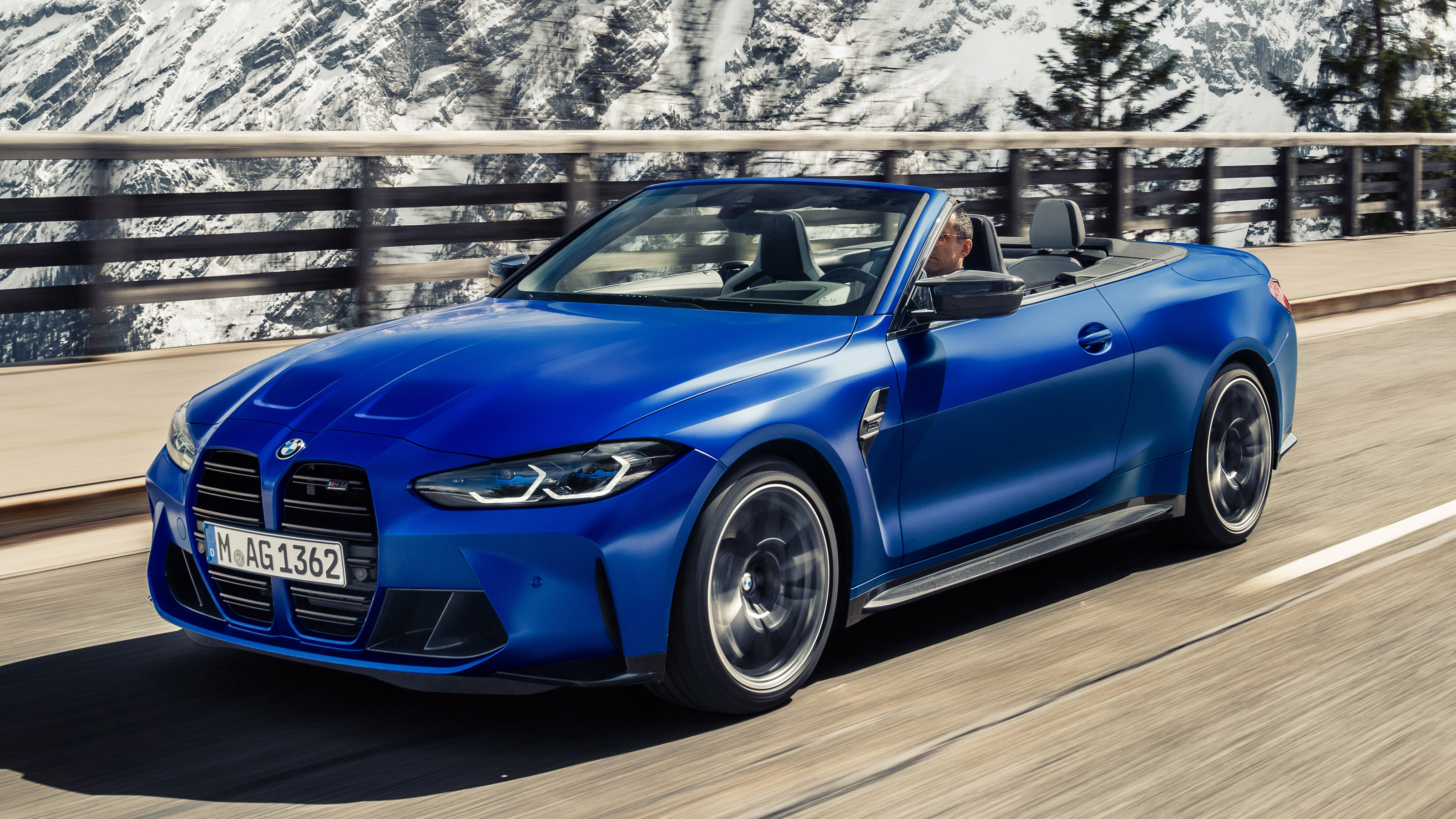 2021 BMW M4 Competition Convertible M xDrive - front 3/4