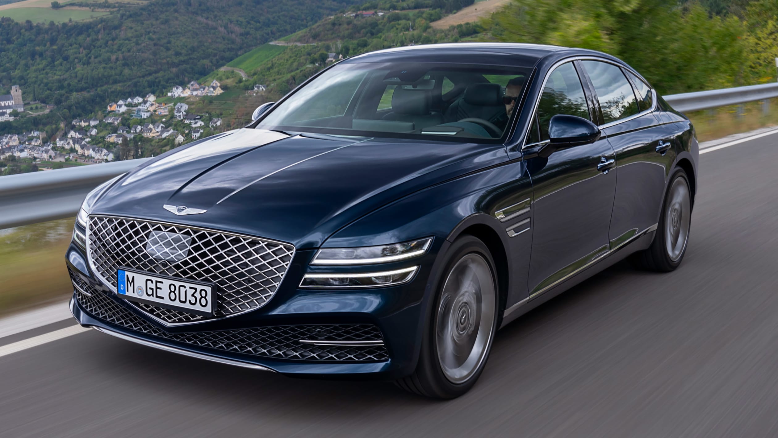 Genesis G80 - front 3/4 dynamic 